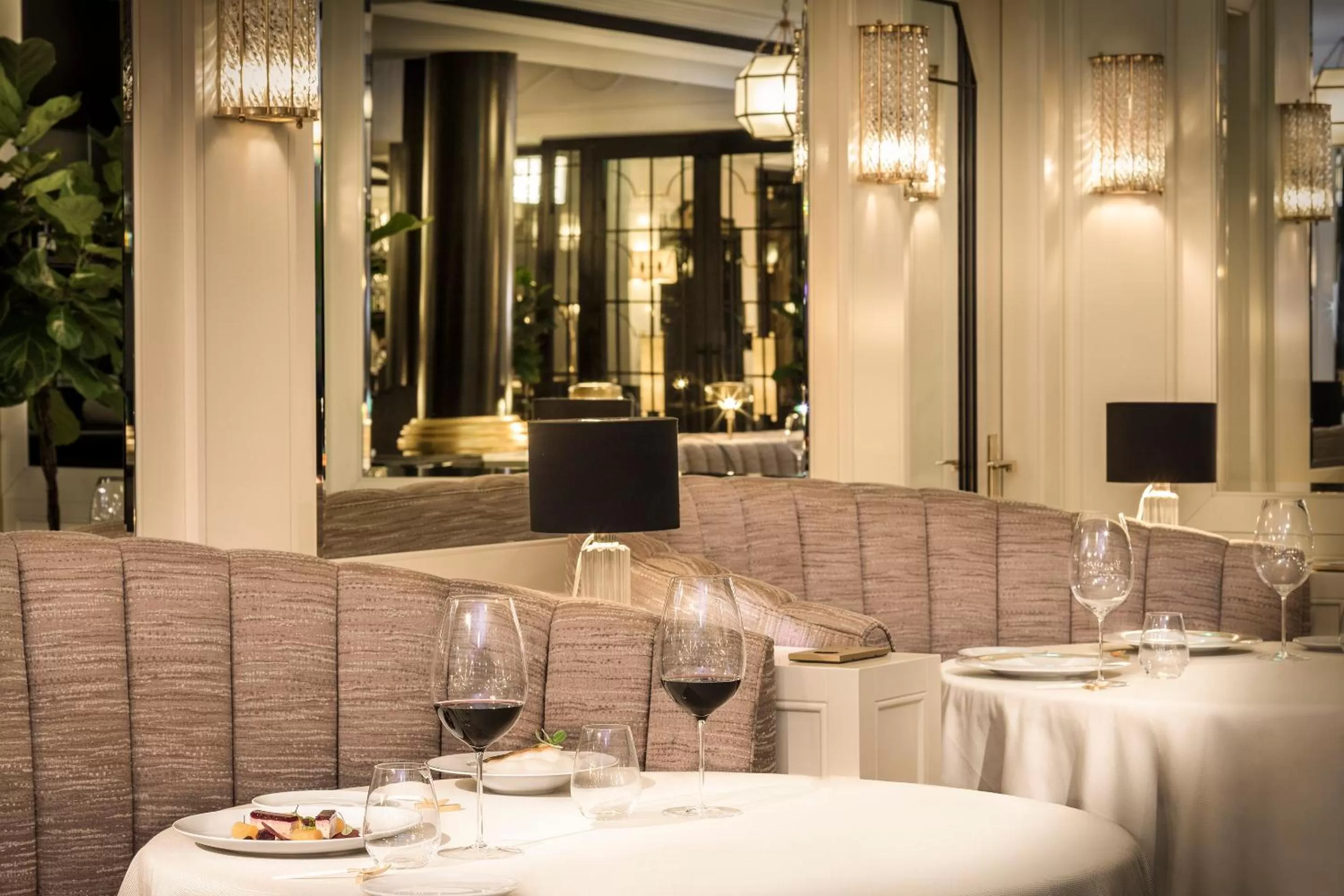 Restaurant/places to eat in The One Monumental Palace