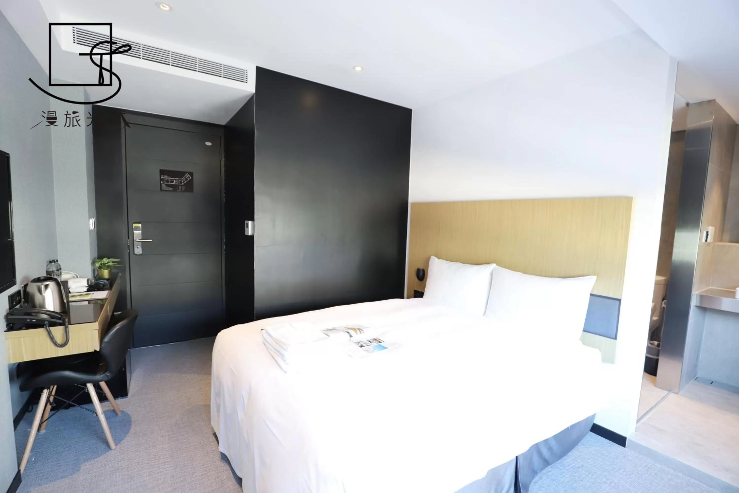 Bed in Slow Town Hotel-Glowing