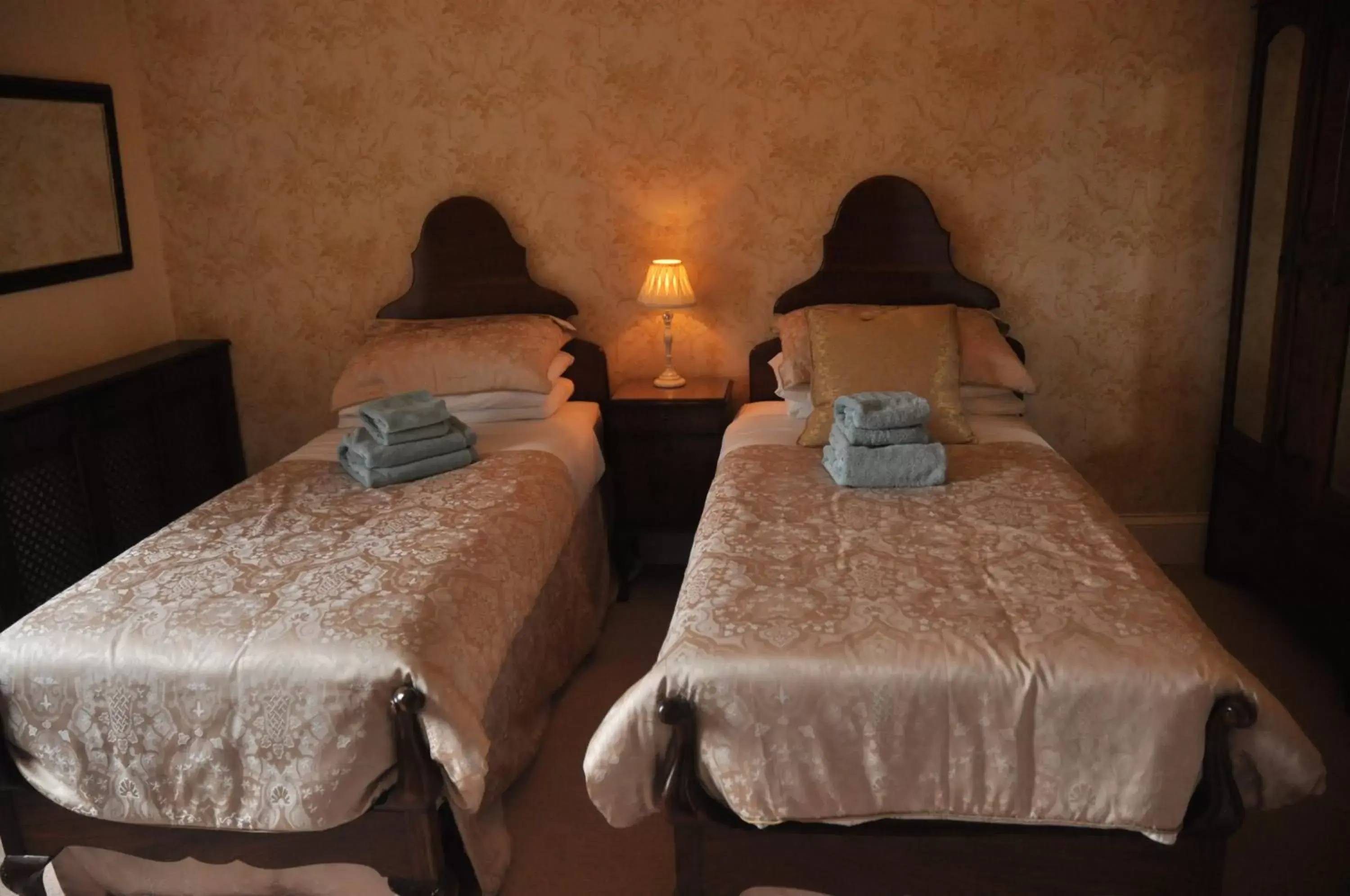 Twin Room in Bank House B and B Twin Room in Bank House B and B