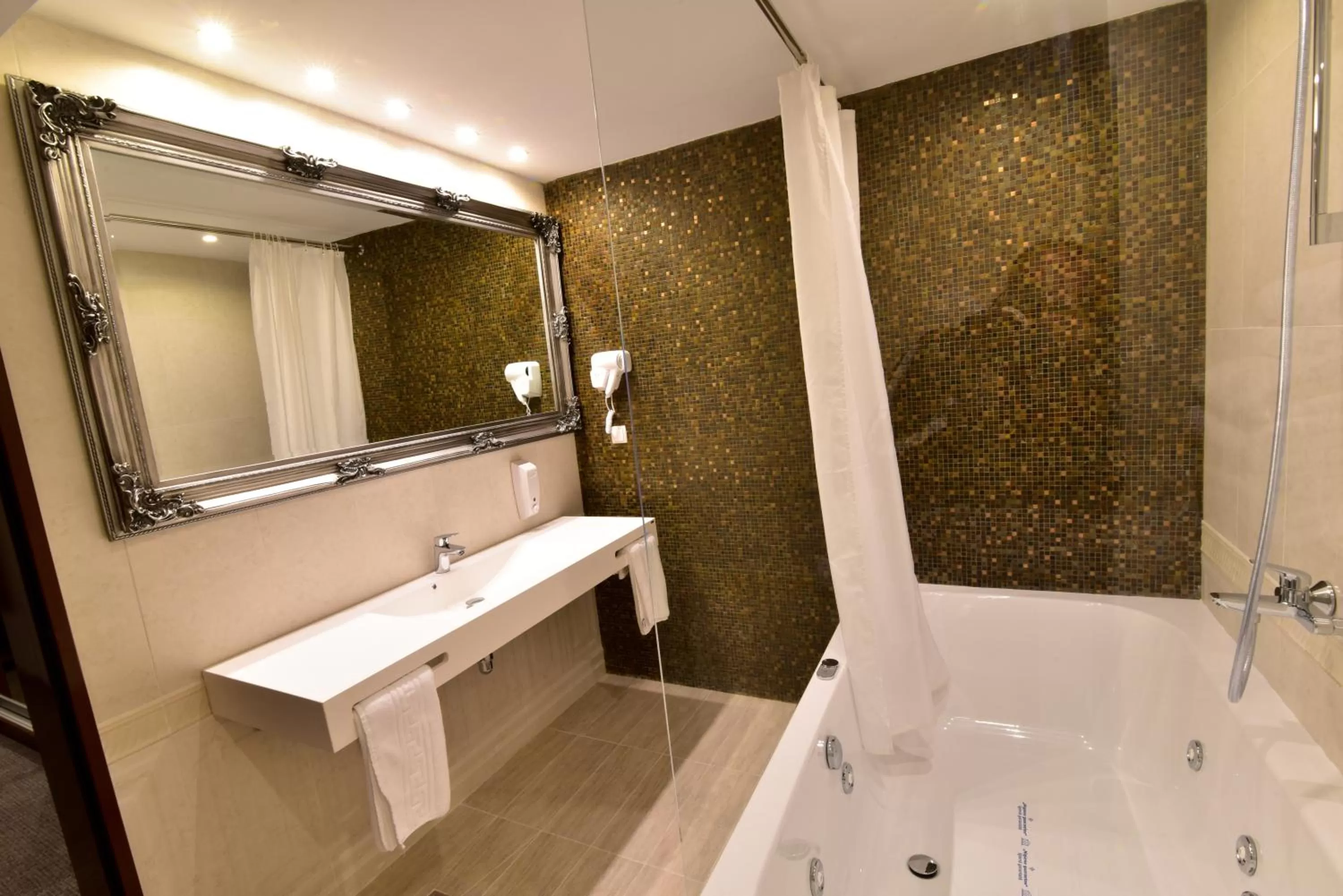 Bathroom in Hotel Forum