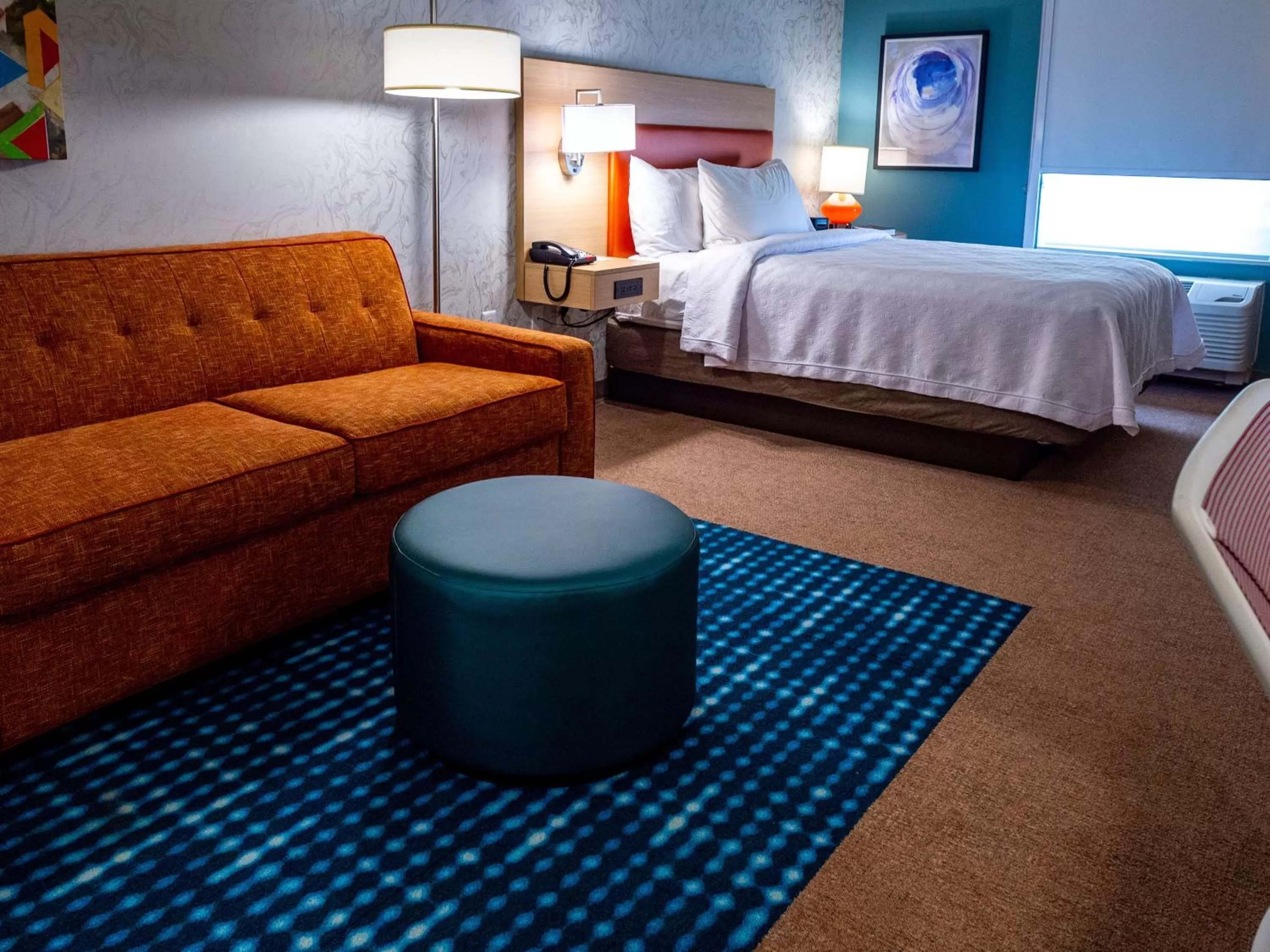 Living room, Bed in Home2 Suites By Hilton Oklahoma City Nw Expressway