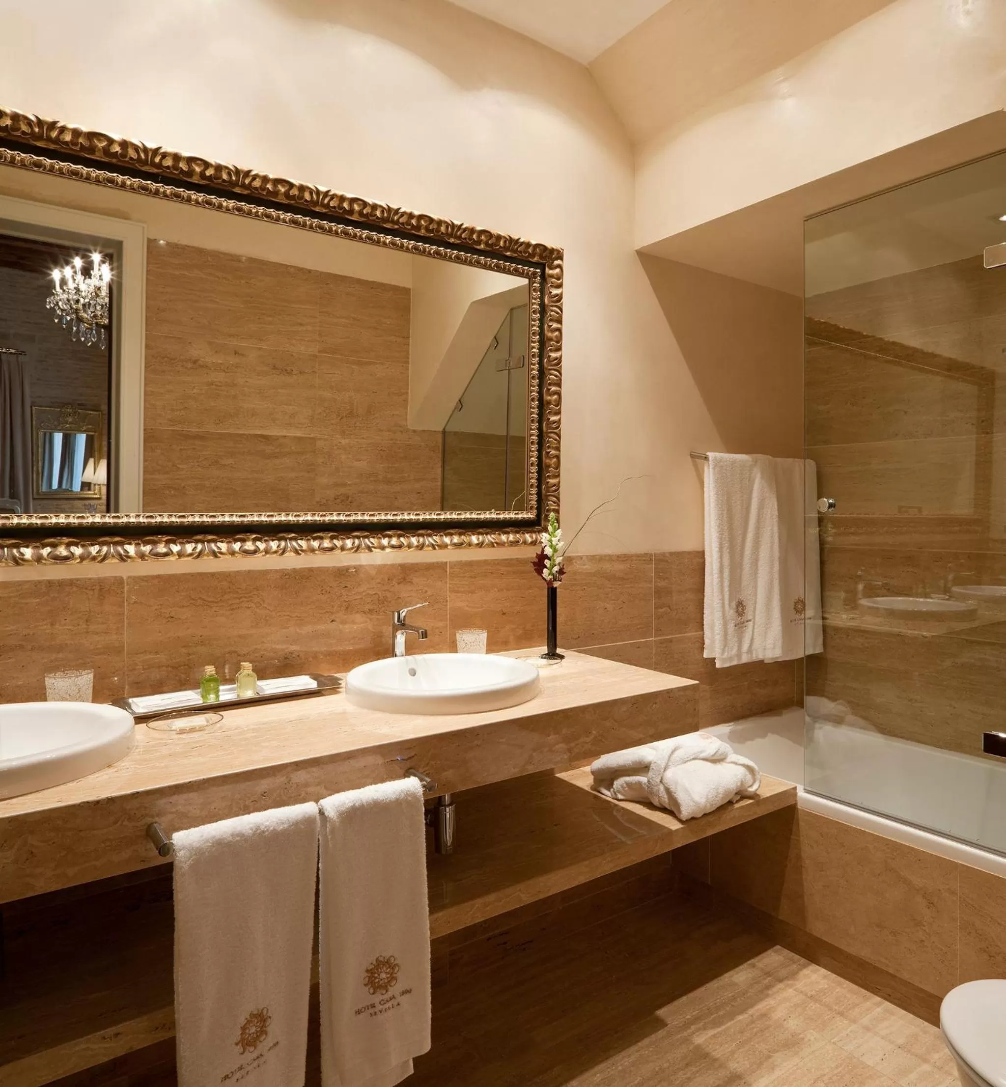 Toilet in Hotel Casa 1800 Sevilla