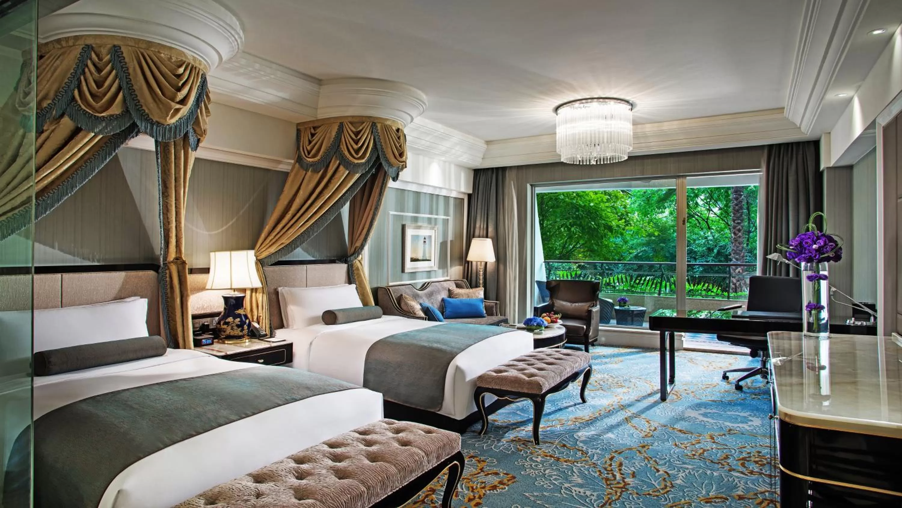 Photo of the whole room, Bed in InterContinental Chengdu Global Center by IHG