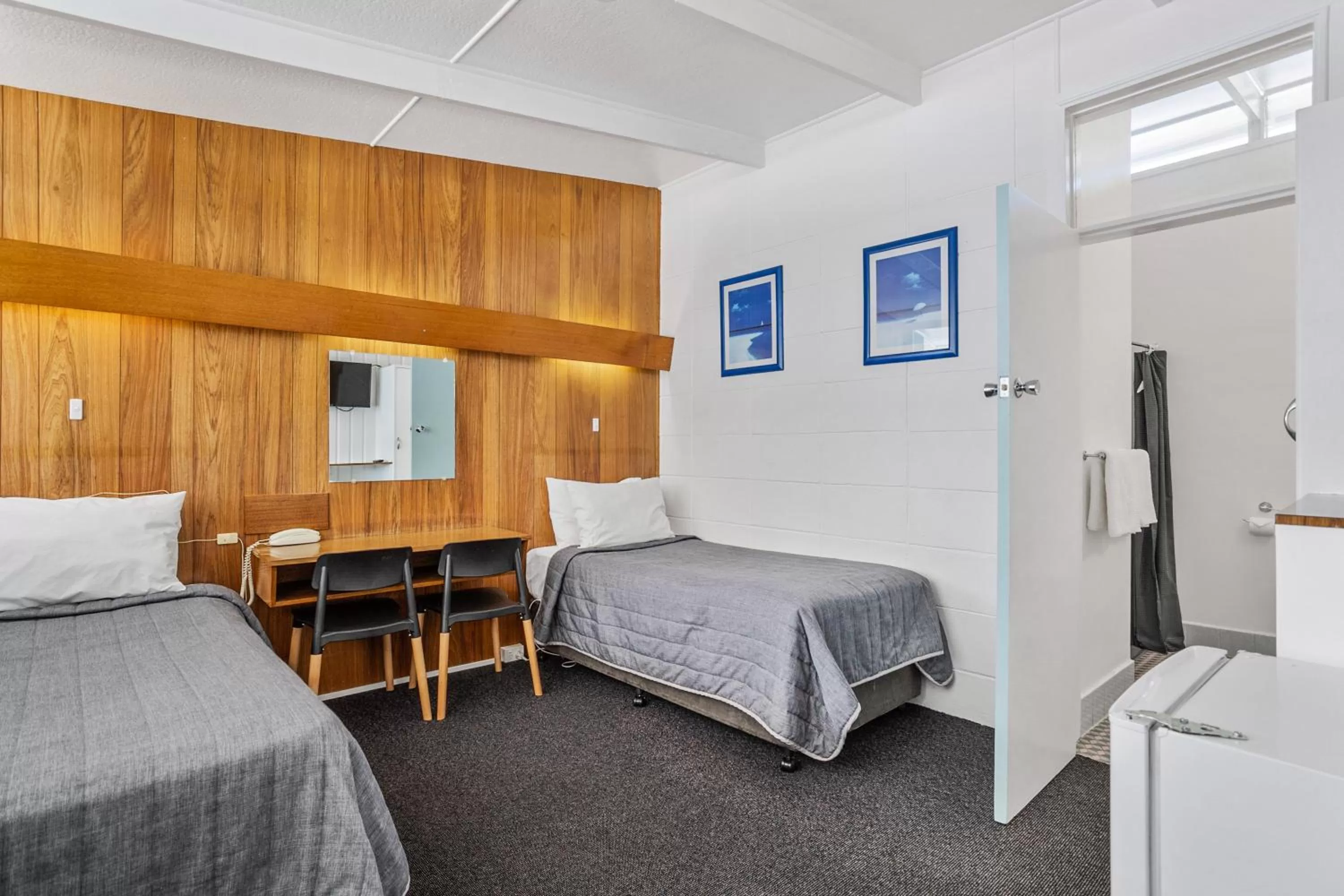 Budget Twin Room in Riverfront Motel & Restaurant