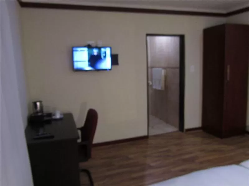 TV/Entertainment Center in Road Stay