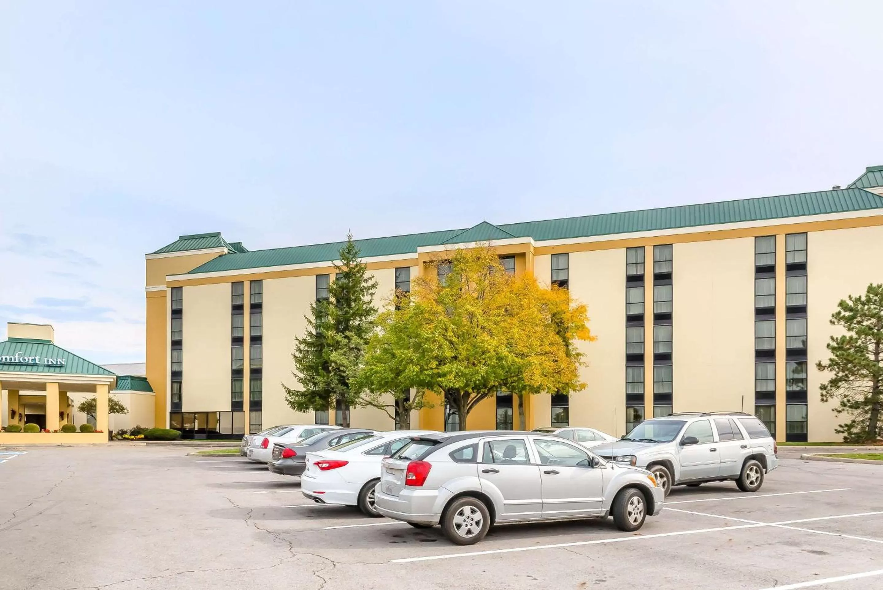 Property building in Comfort Inn & Suites Piqua-Near Troy-I75