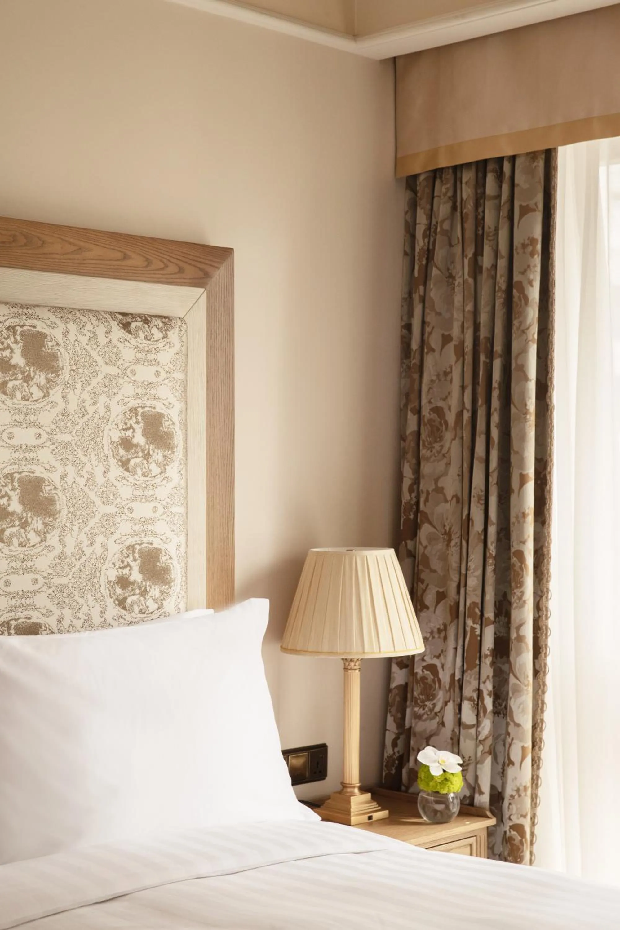 Bed in Jumeirah Living Guangzhou