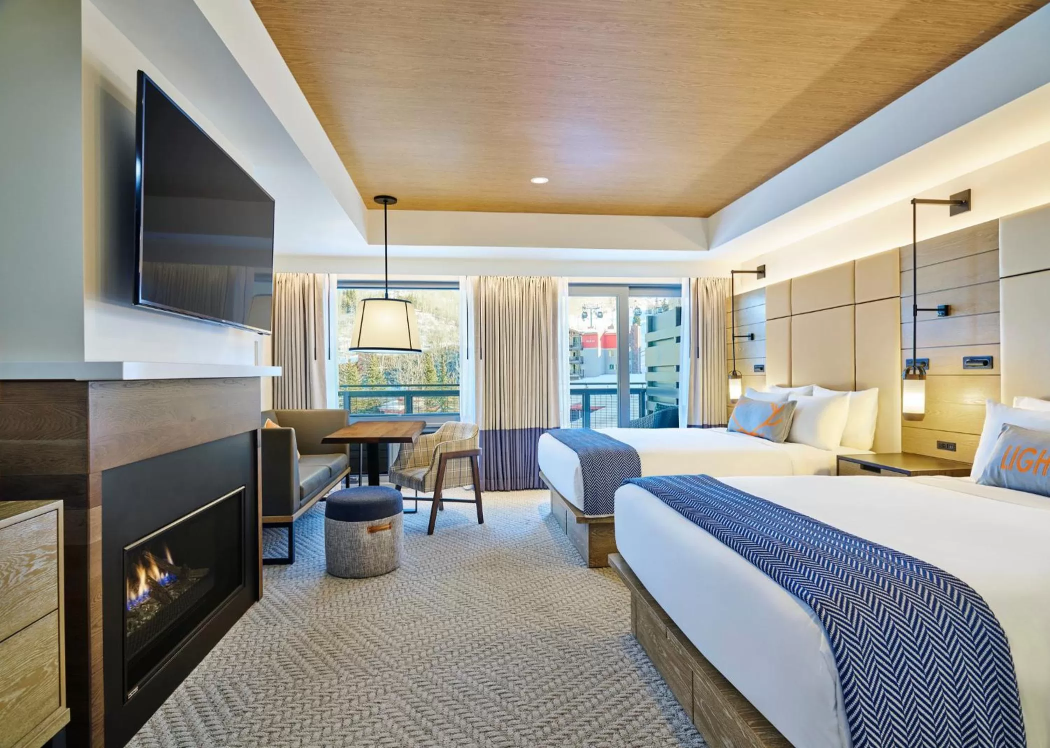 Bedroom, Bed in Limelight Hotel Snowmass