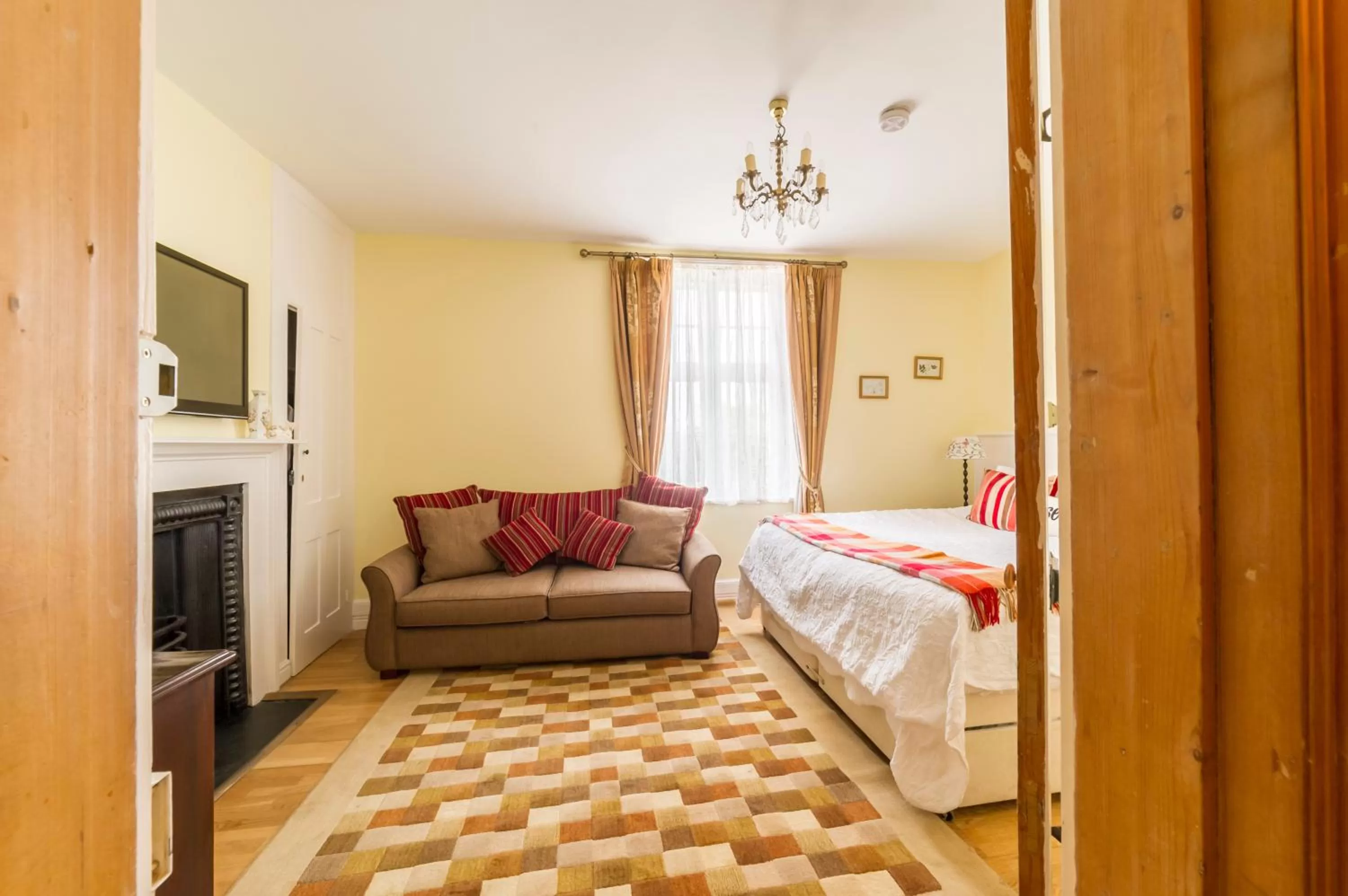 Bed in Molland Manor House Bed & Breakfast