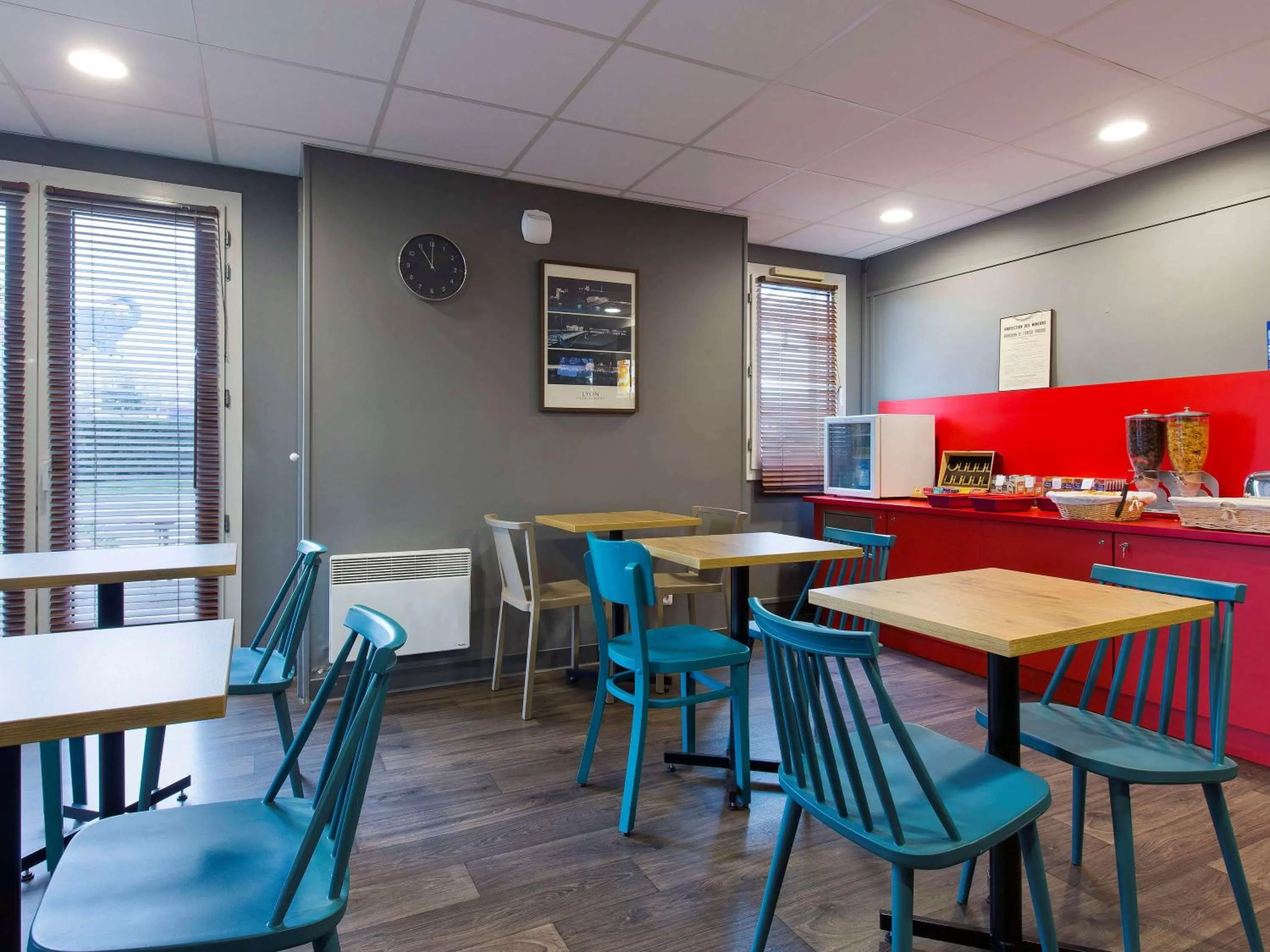 Property building in HOTEL F1 Lyon Genay Massieux