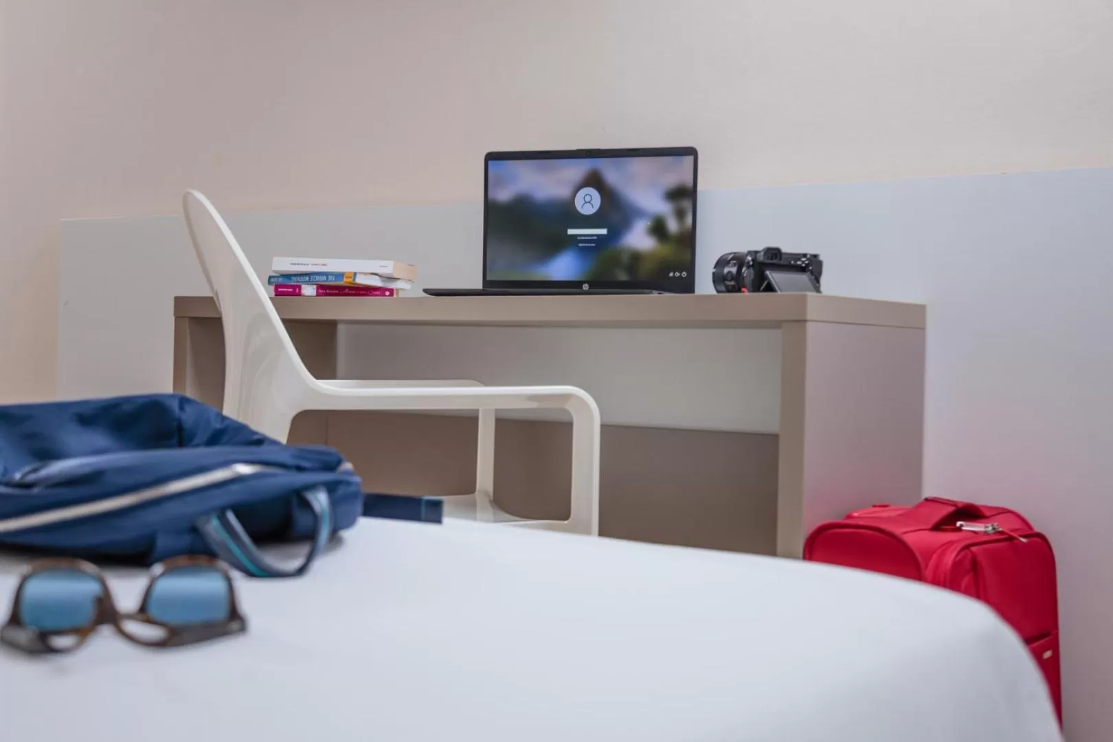 Communal lounge/ TV room, Bed in Villa Savarino