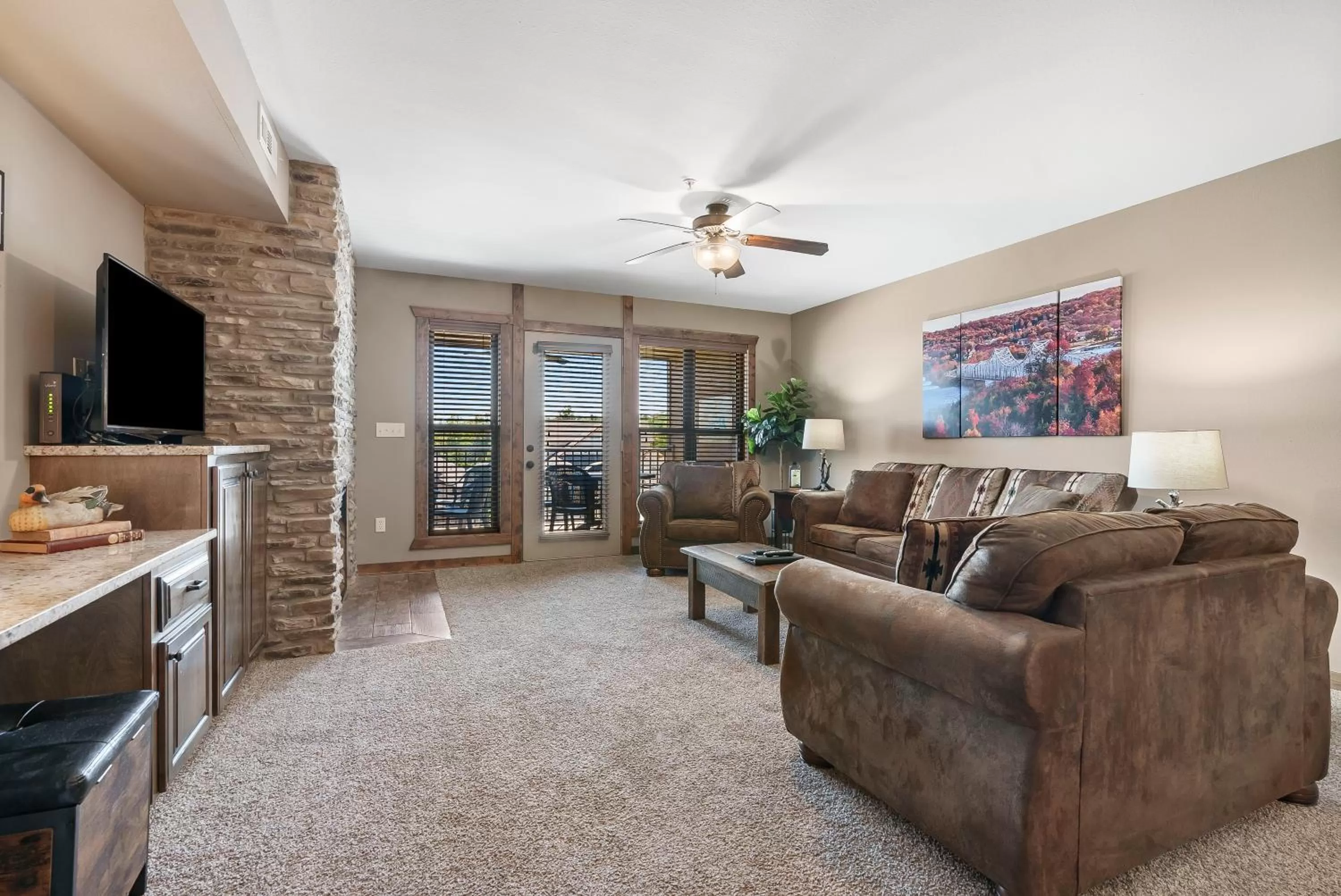 Living room in Table Rock Resorts at Indian Point