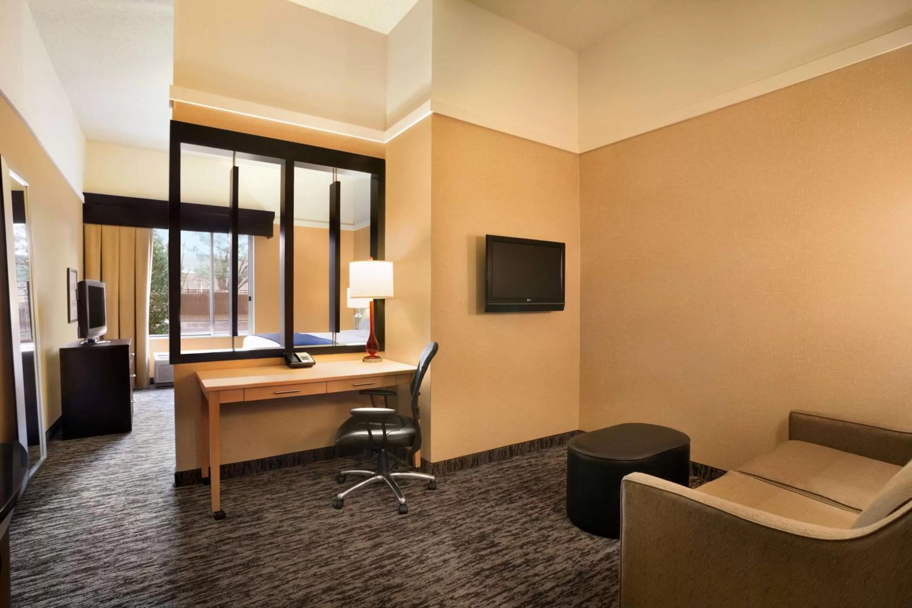 Bedroom in DoubleTree by Hilton Hotel Oklahoma City Airport