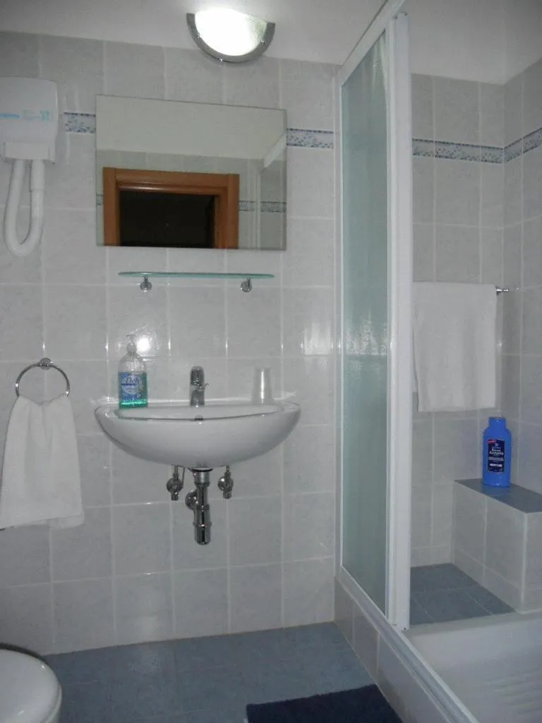 Shower in Hotel San Lorenzo