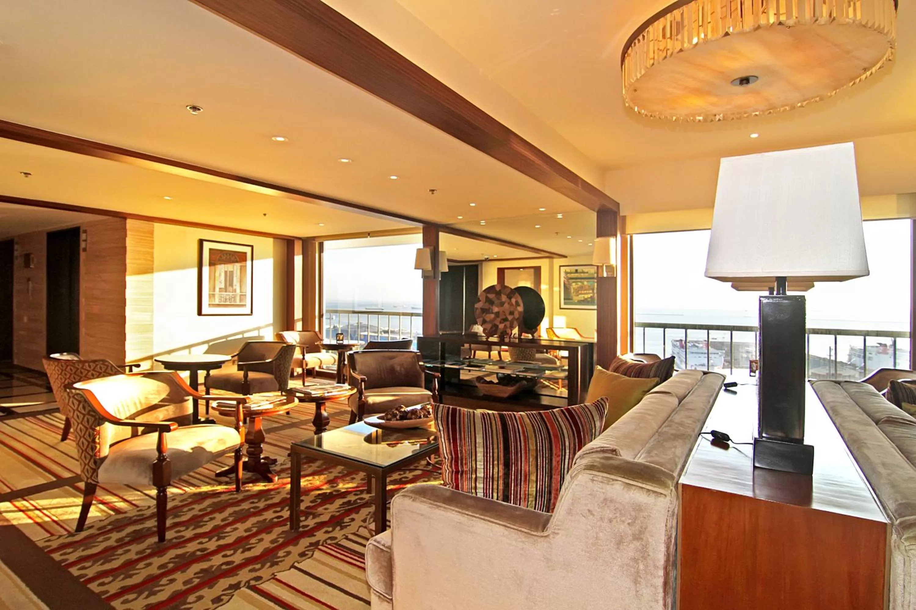 Lounge or bar in The Manila Hotel