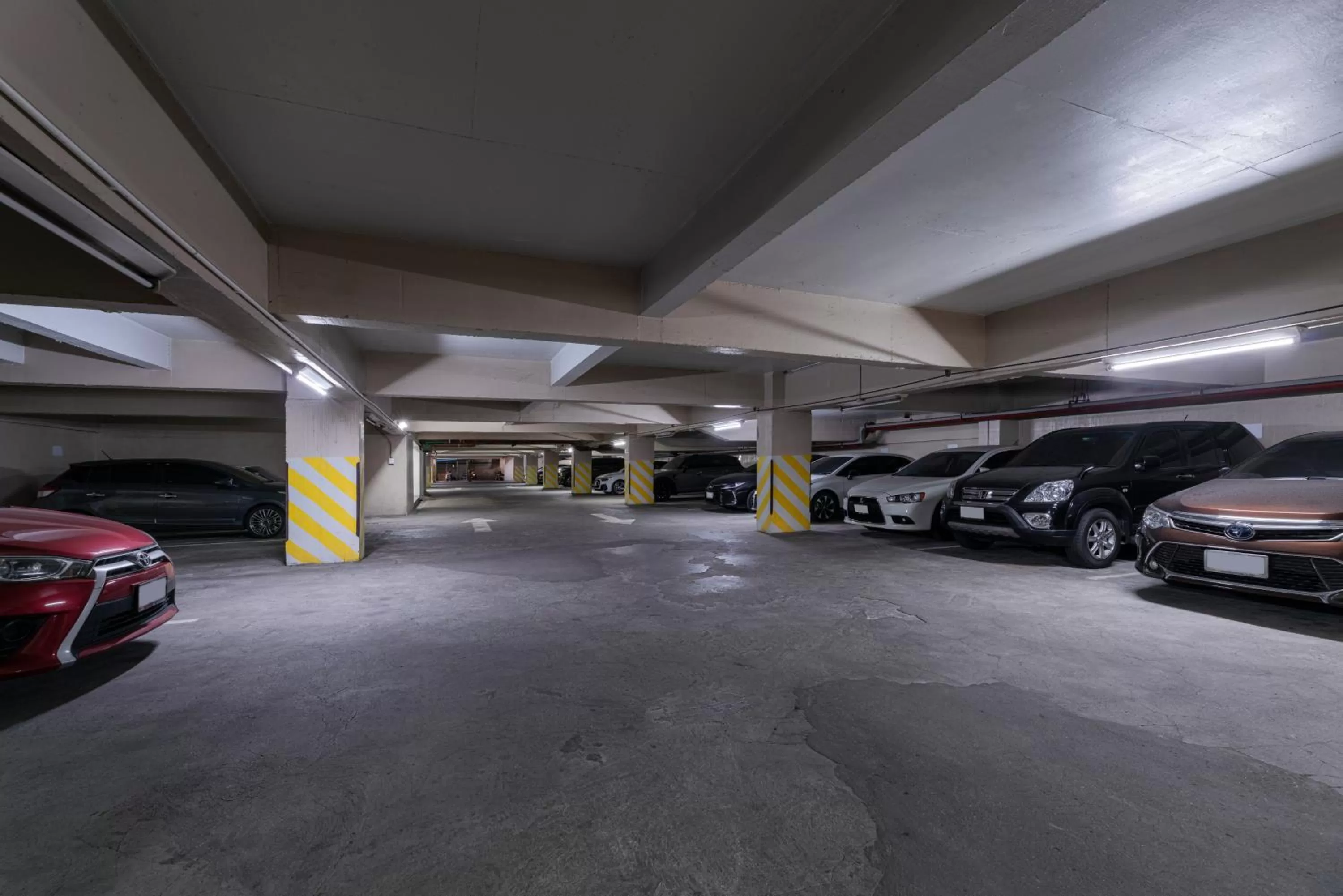 Parking in At 115 Hotel By Rompo