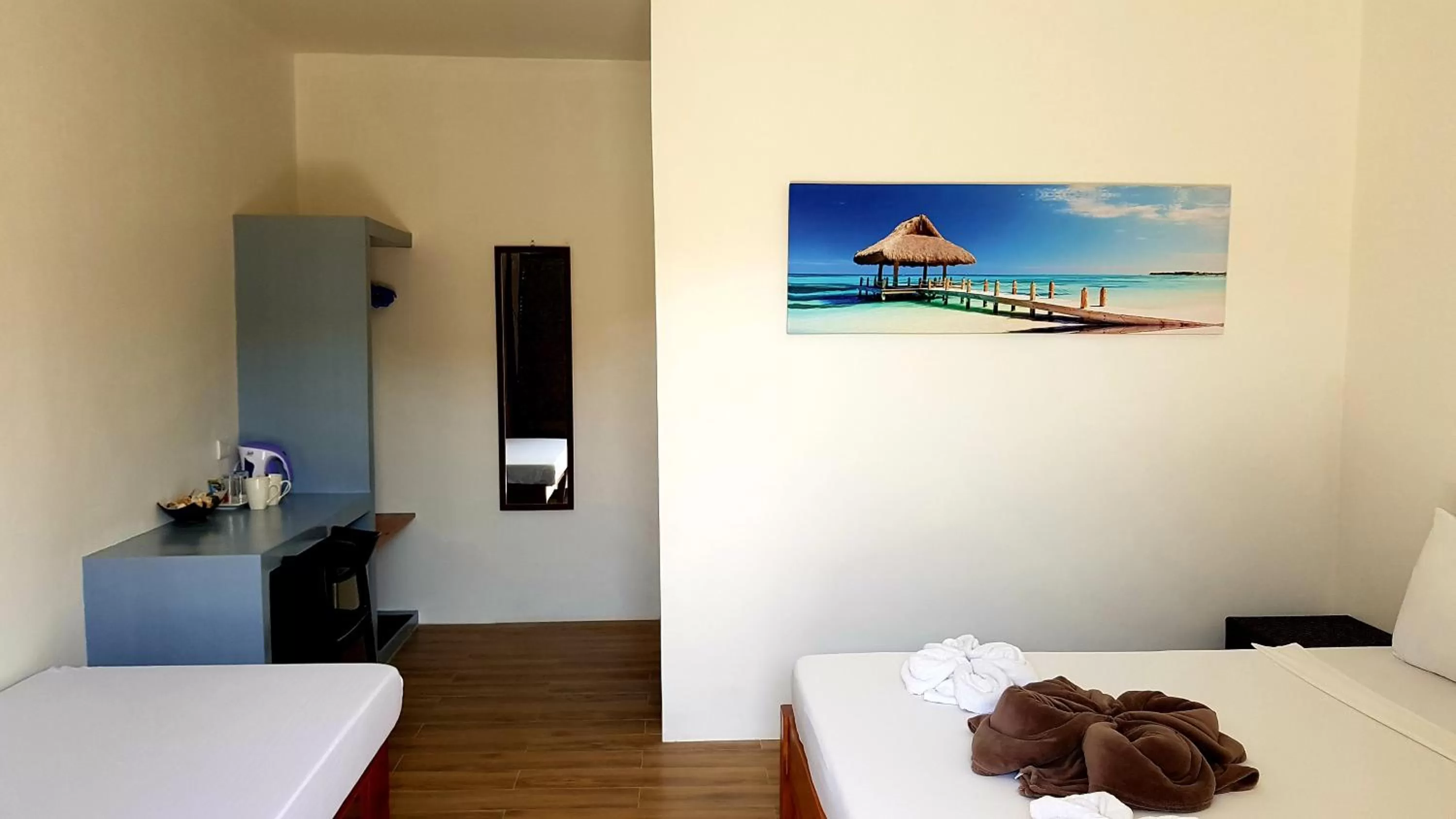Photo of the whole room, Bed in Positano Alona Beach Panglao
