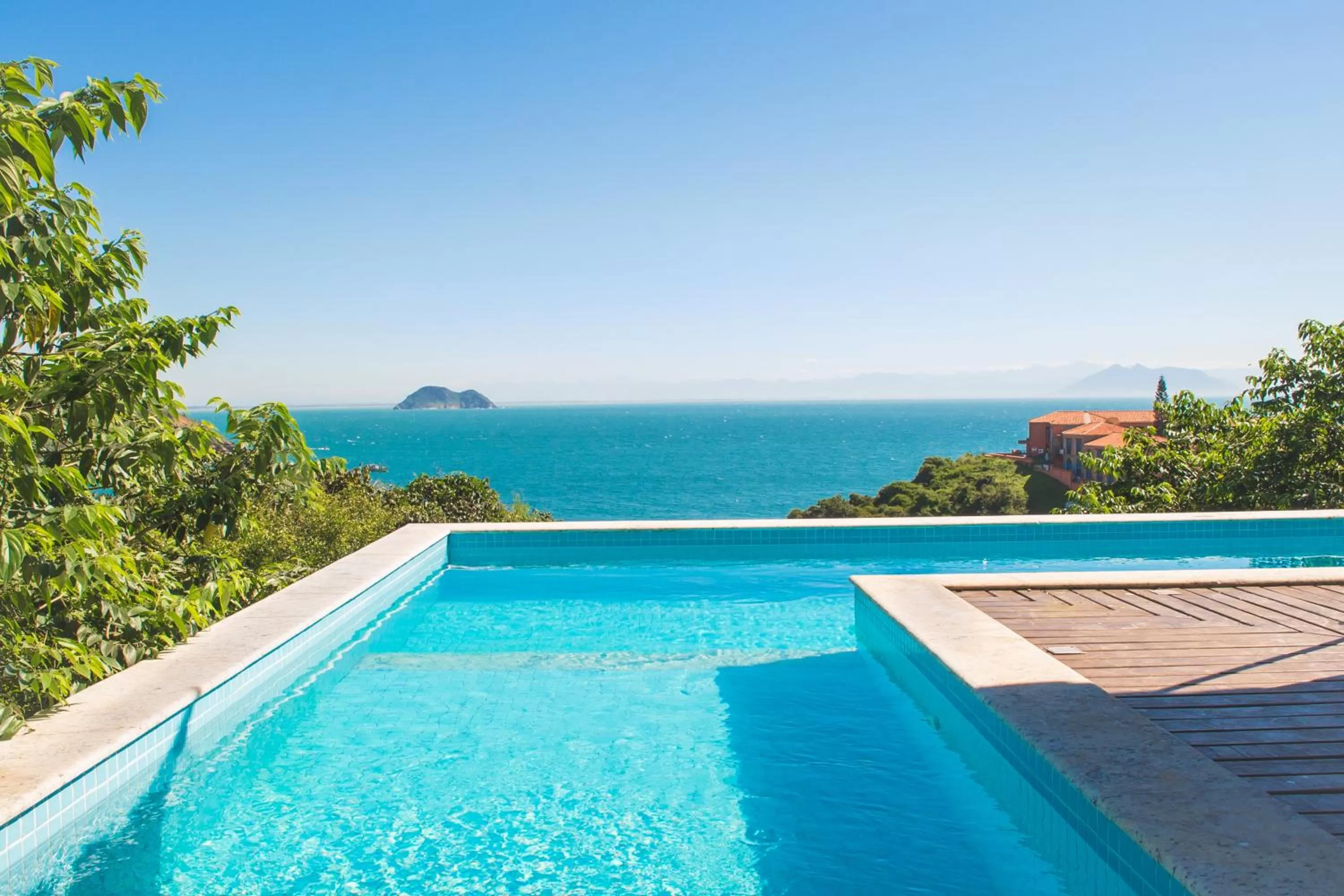 Swimming pool in Pousada Praia João Fernandes