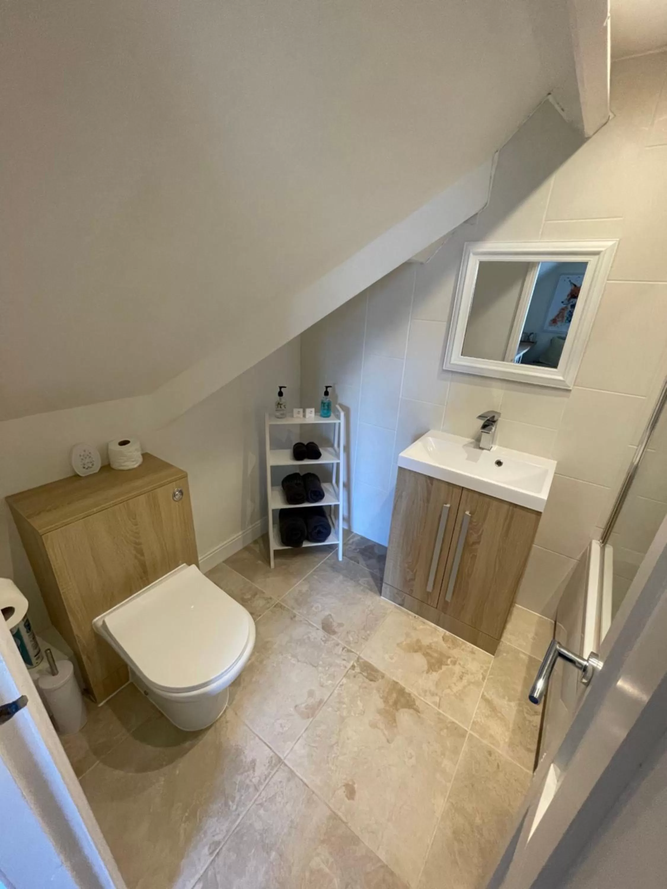 Bathroom in The Fylingdales Inn