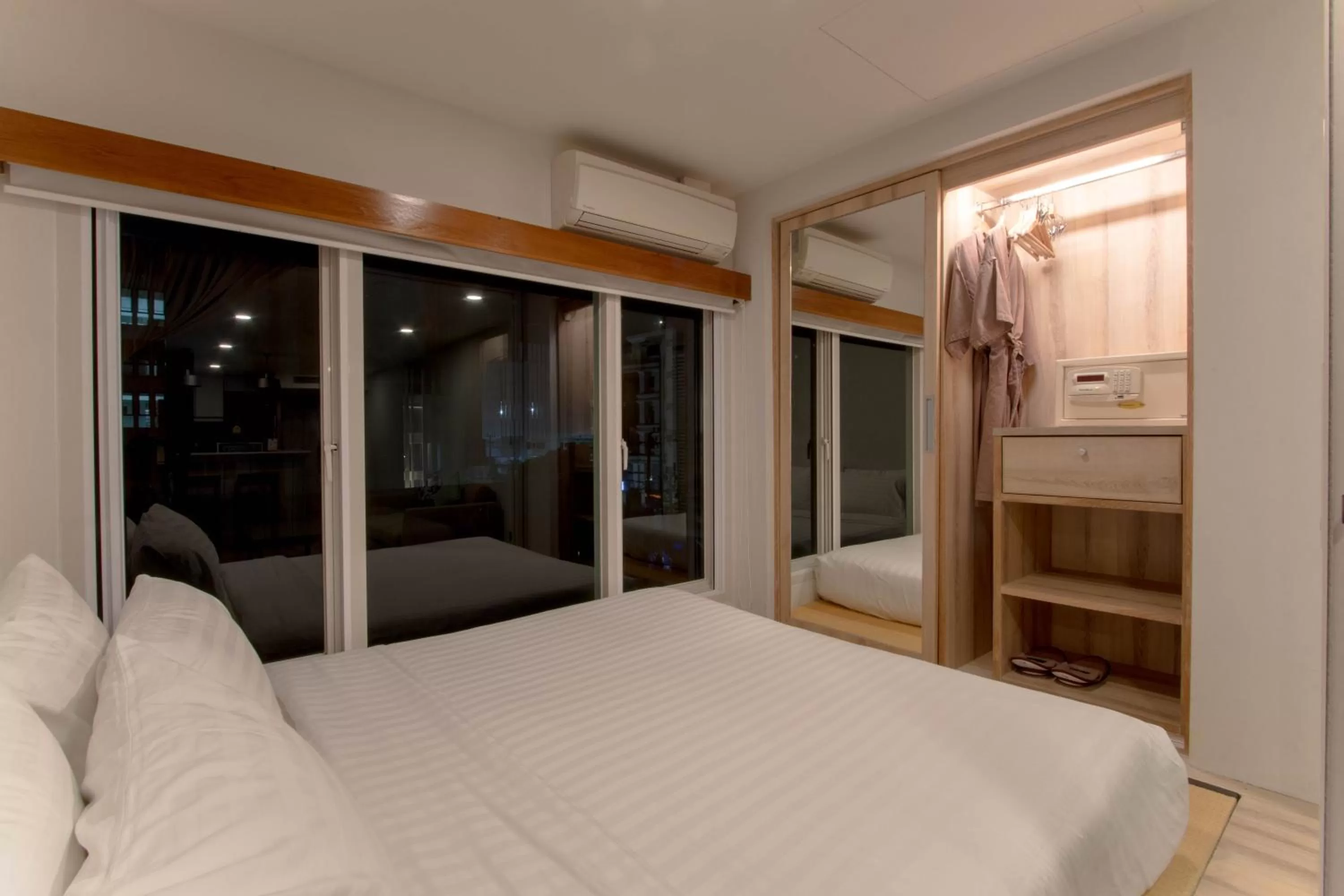 Bed in The Residence Rajtaevee Hotel