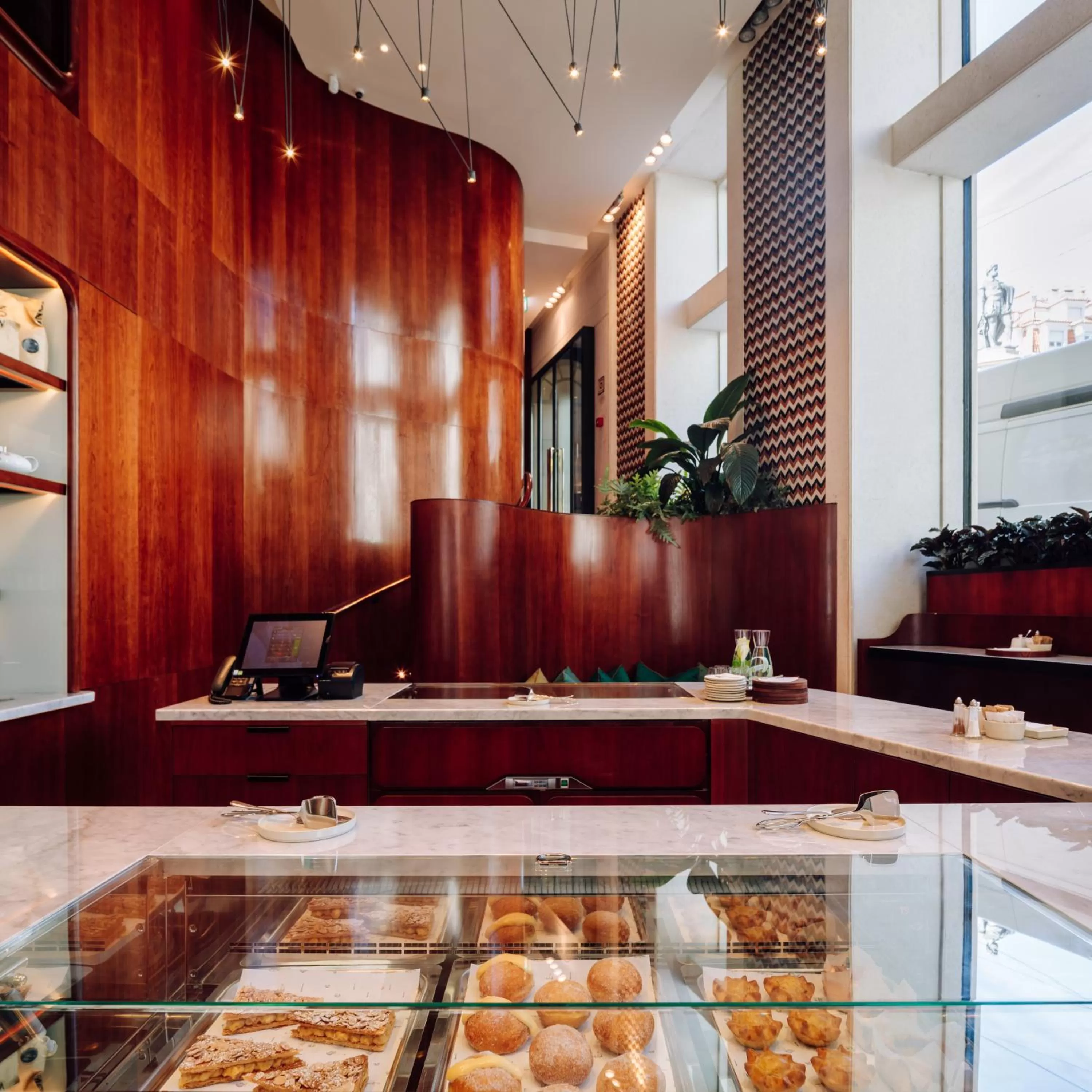 Restaurant/places to eat in Bairro Alto Hotel