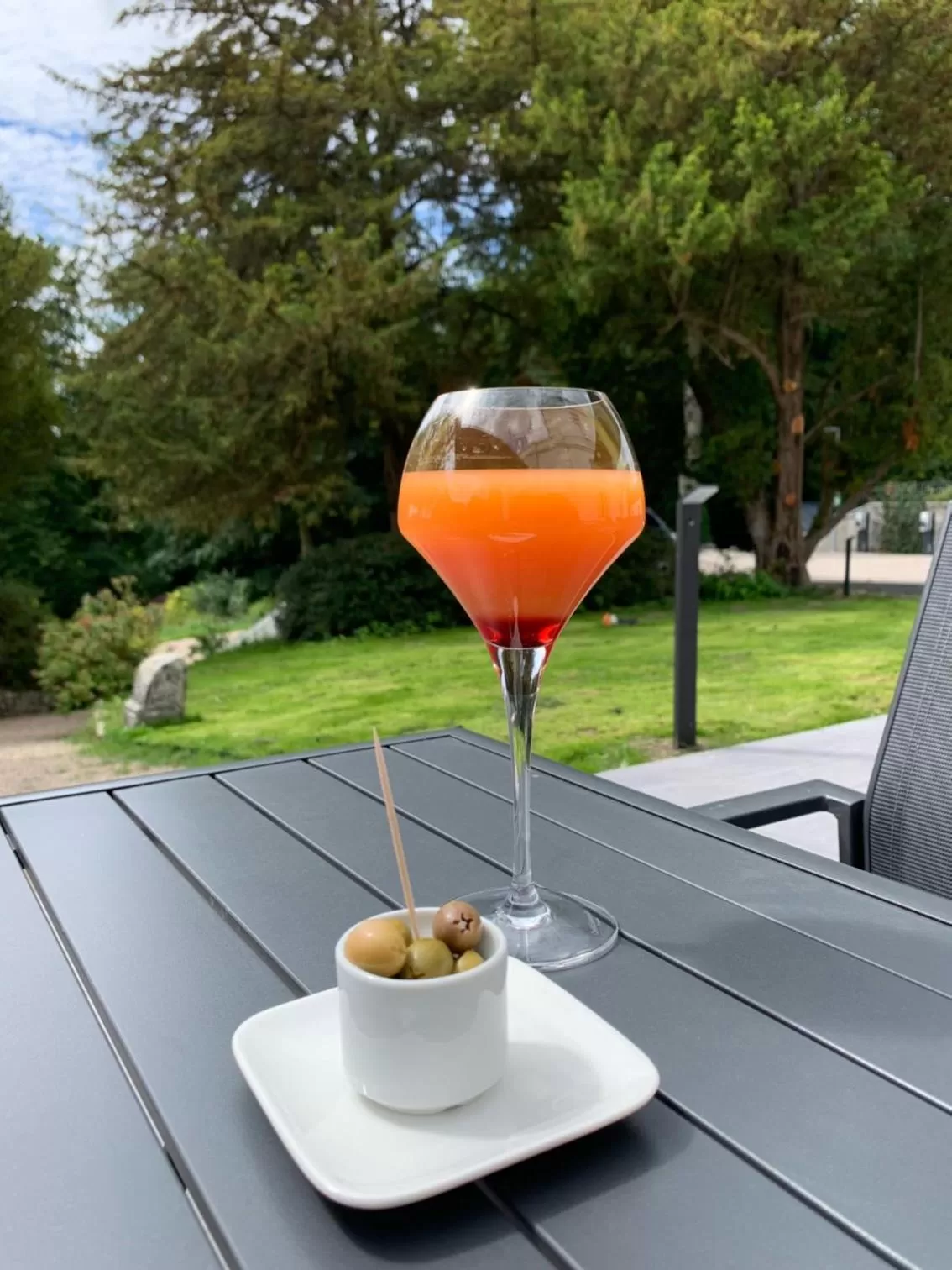 Balcony/Terrace in Hôtel Échappée en Baie - Parking privé gratuit dont forfaits bornes électriques réservable