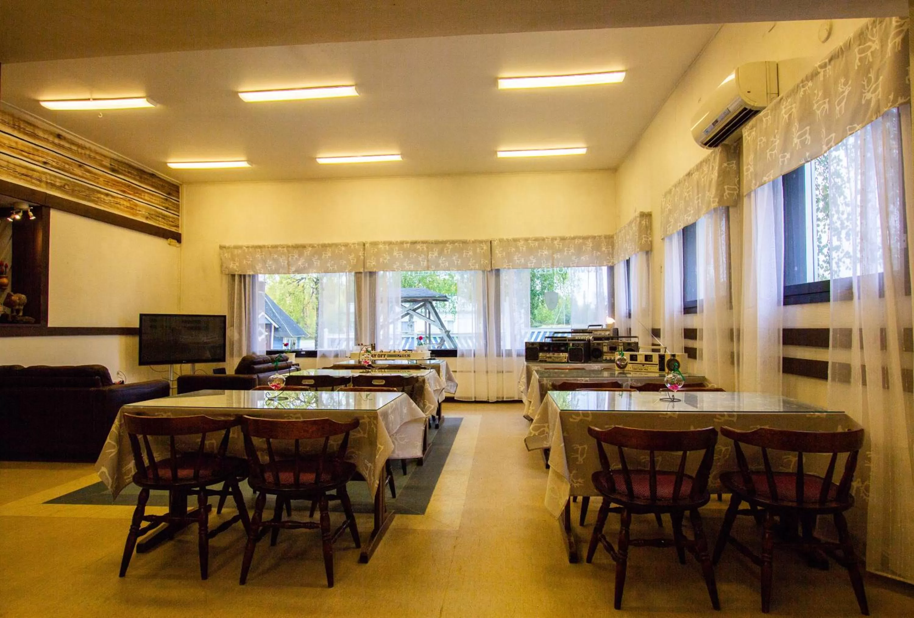 Lobby or reception in Motelli Rovaniemi