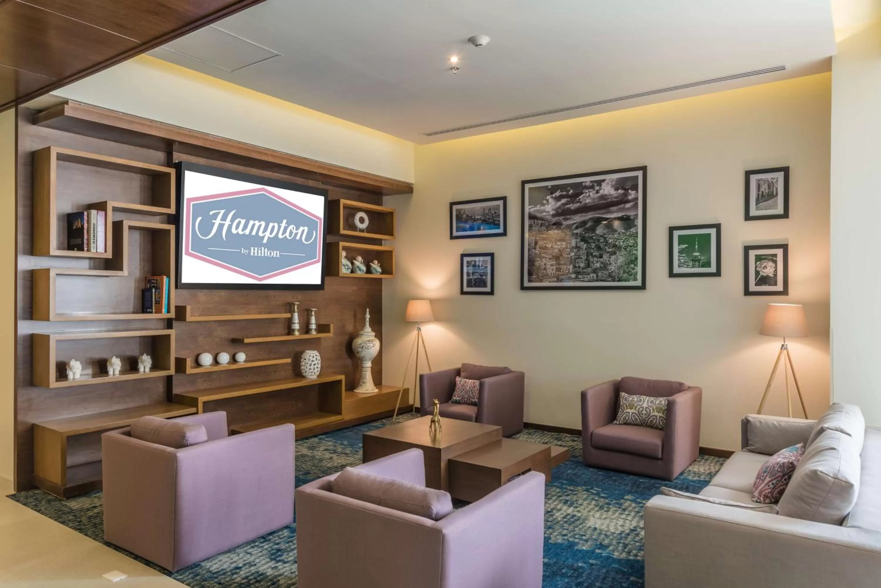 Lobby or reception in Hampton Inn & Suites by Hilton Salamanca Bajio