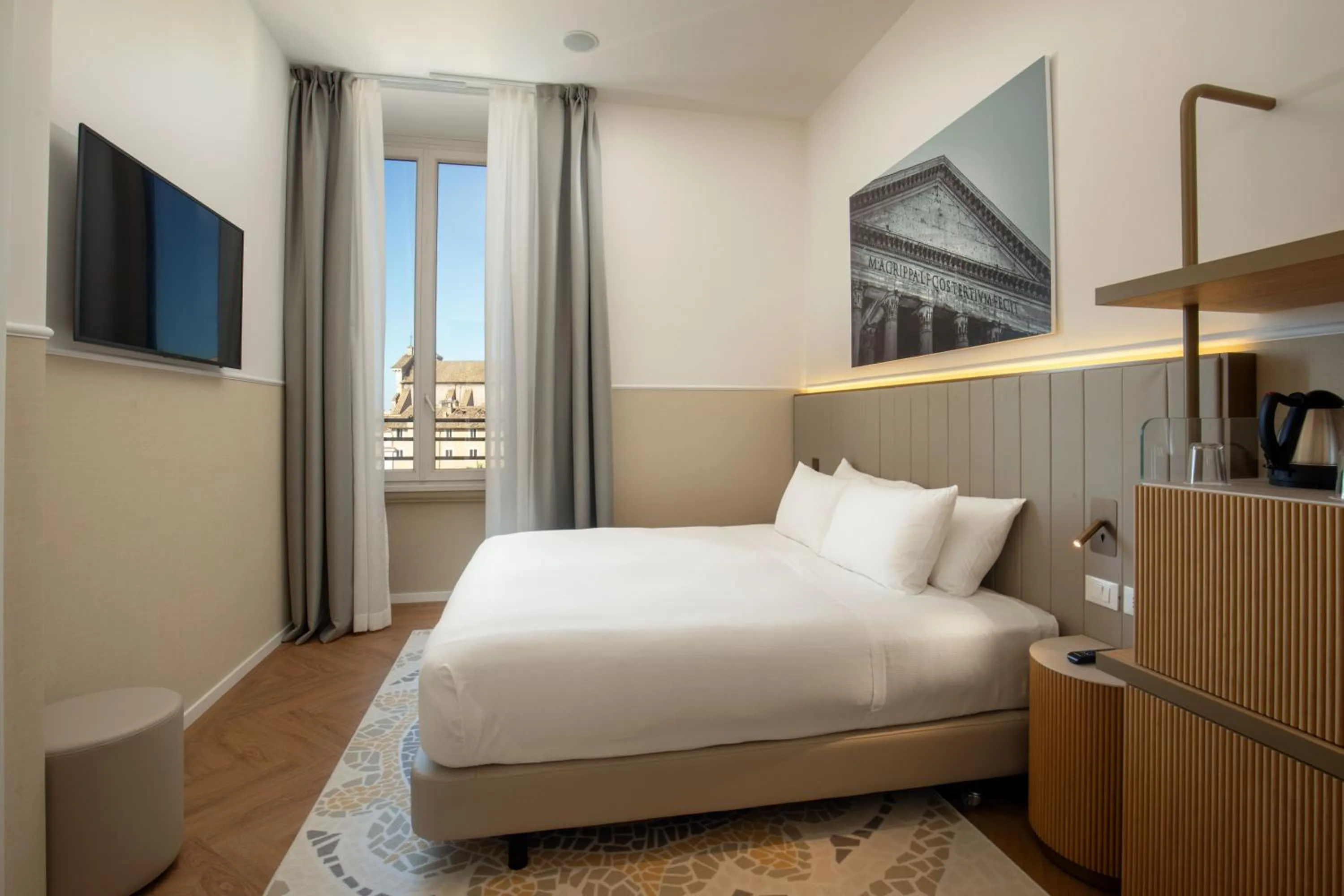 View (from property/room), Bed in Cosmopolita Rome Colosseum, Tapestry Collection by Hilton