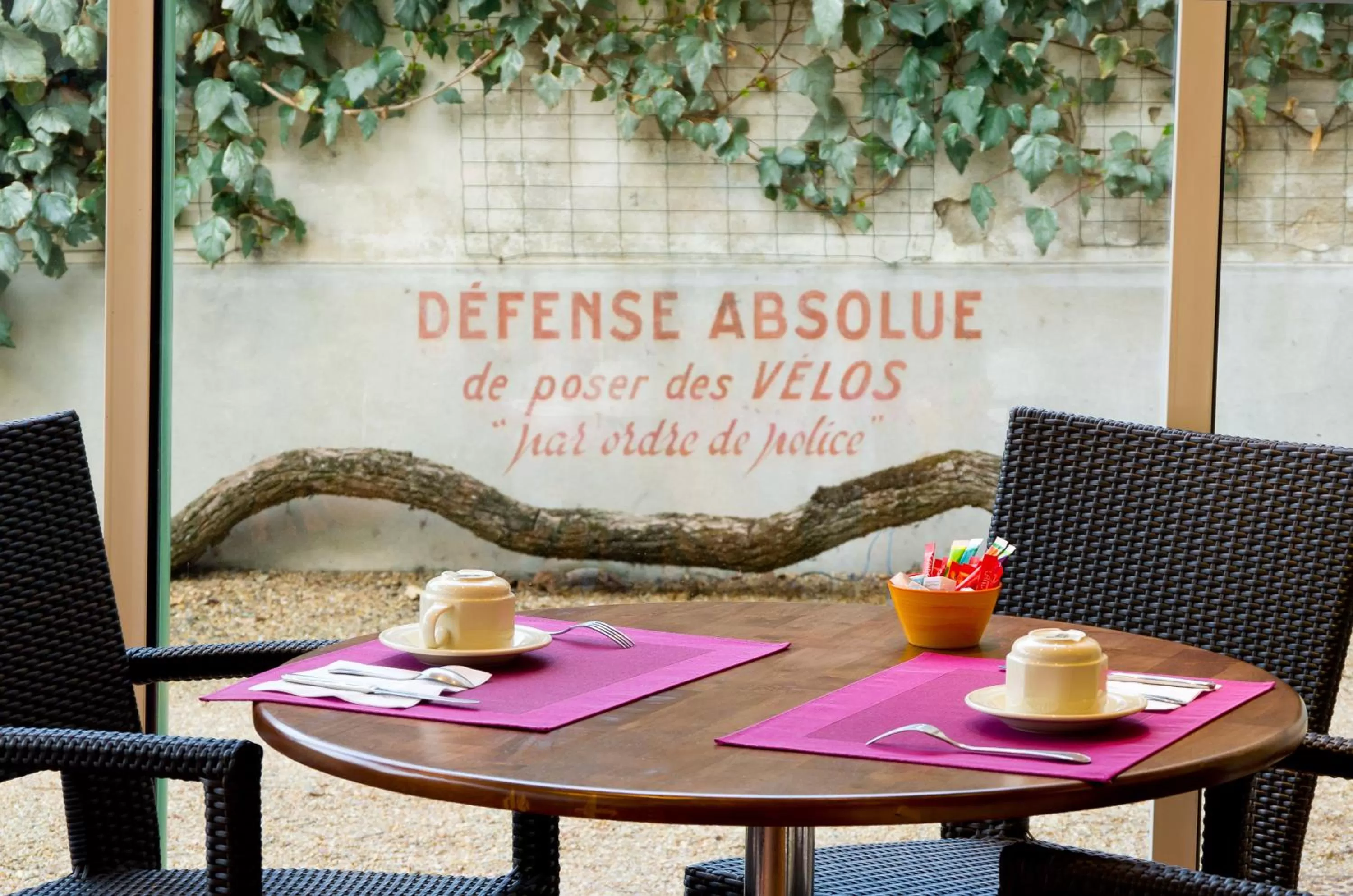 Restaurant/places to eat in Logis Hôtel Le Vert Galant