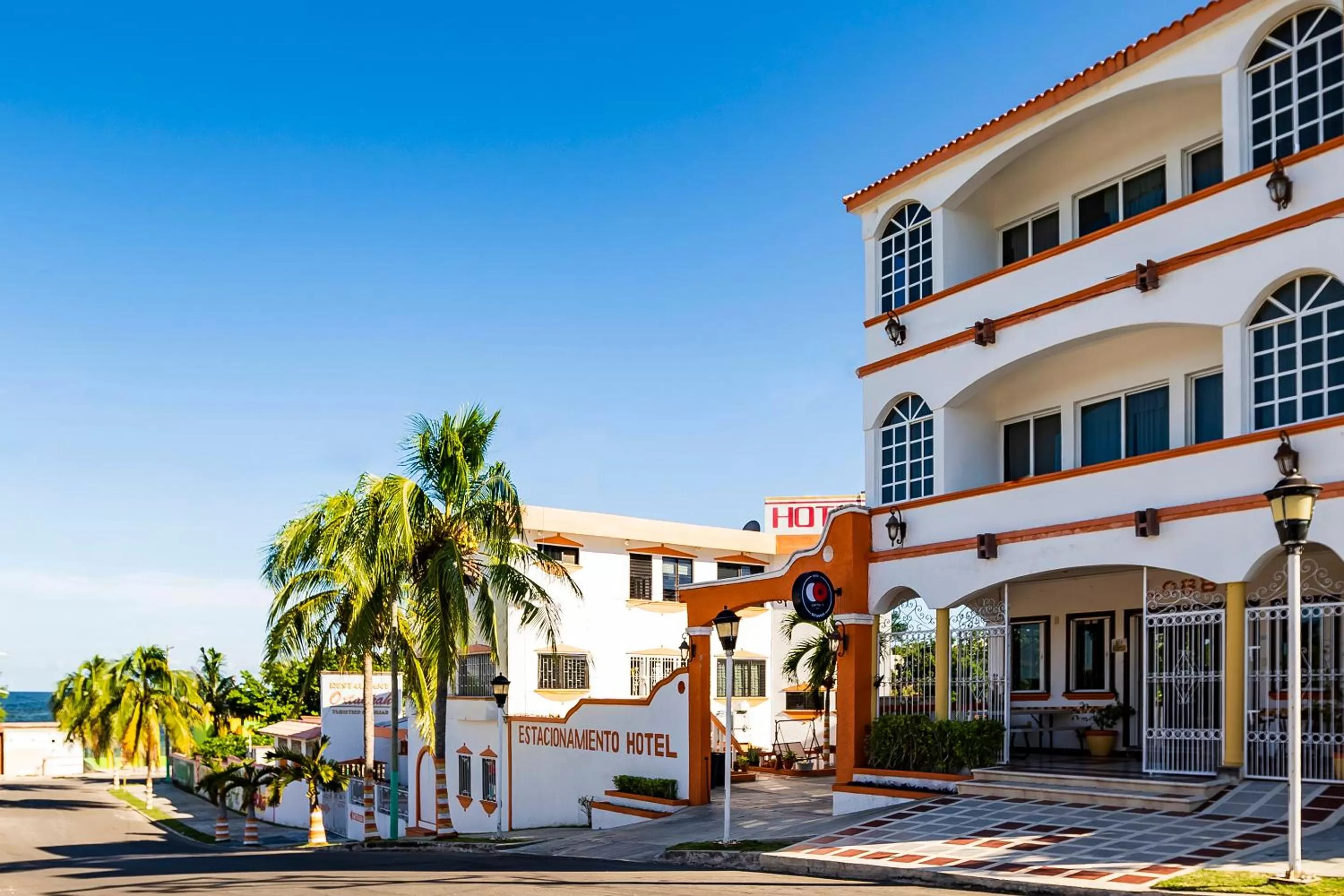 Facade/entrance in Capital O Oxtankah,chetumal bay