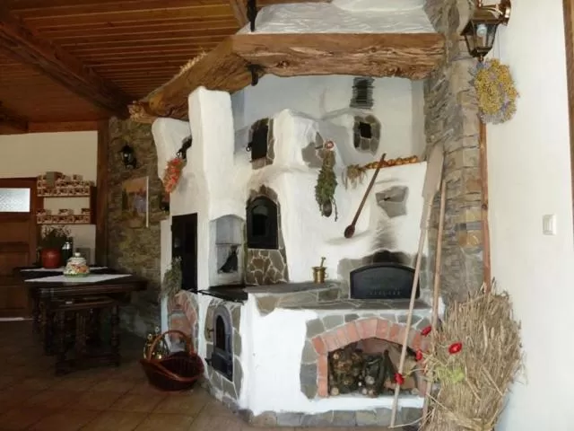 BBQ Facilities in Gościniec Dworski w Ropie