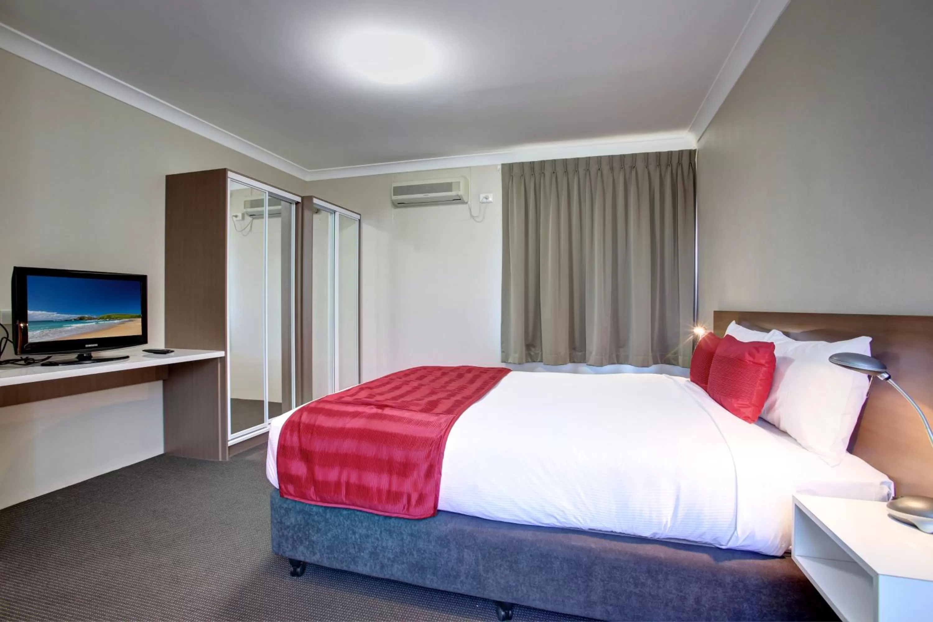 Bedroom, Bed in Quality Hotel City Centre