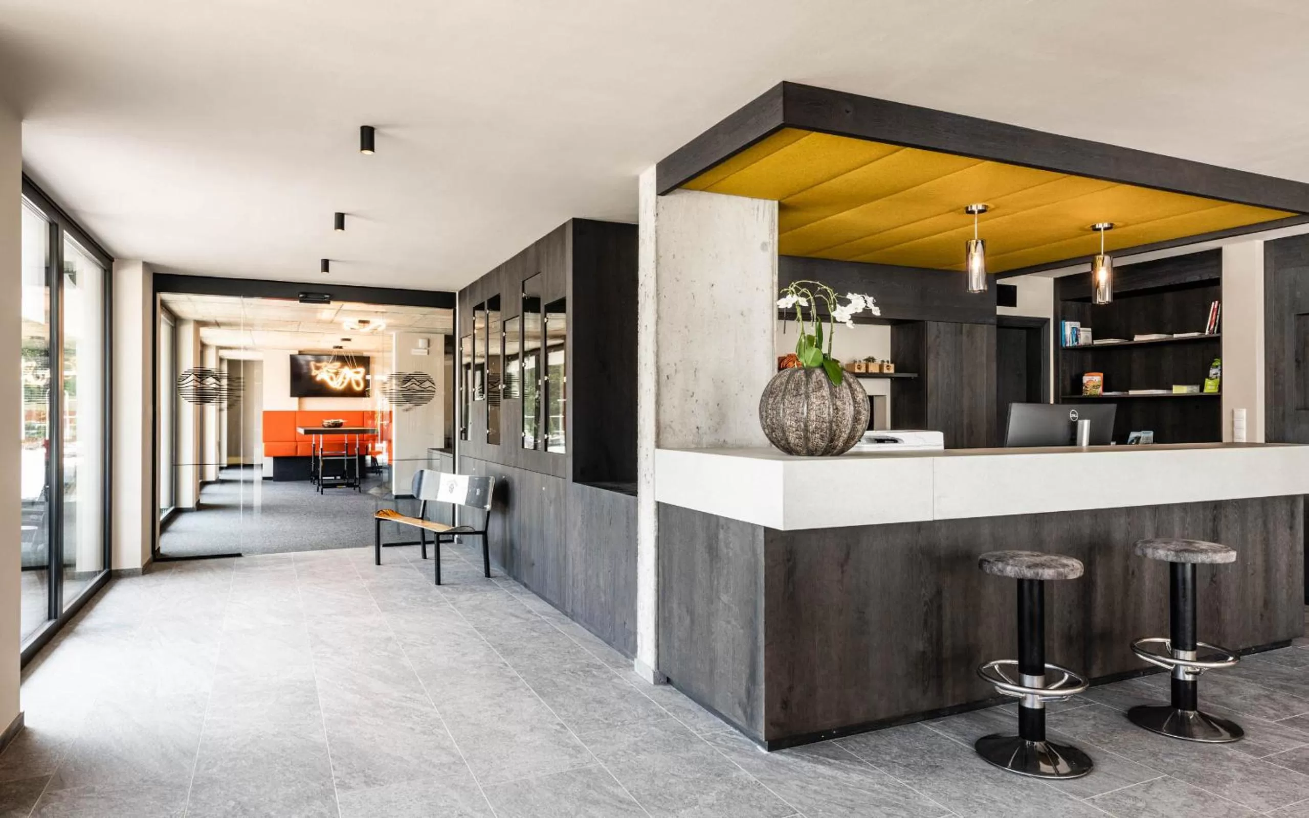 Lobby or reception in Hotel Wochtla Buam Aktivhotel am Kronplatz mit Sauna