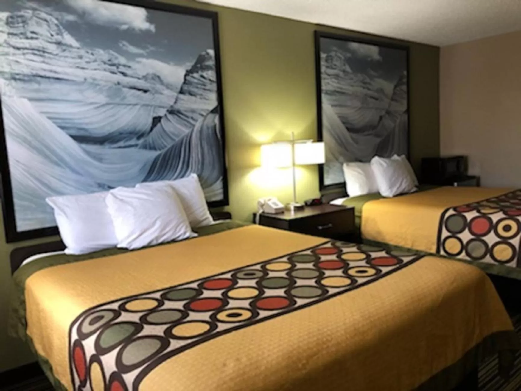 Photo of the whole room, Bed in Super 8 by Wyndham Casa Grande