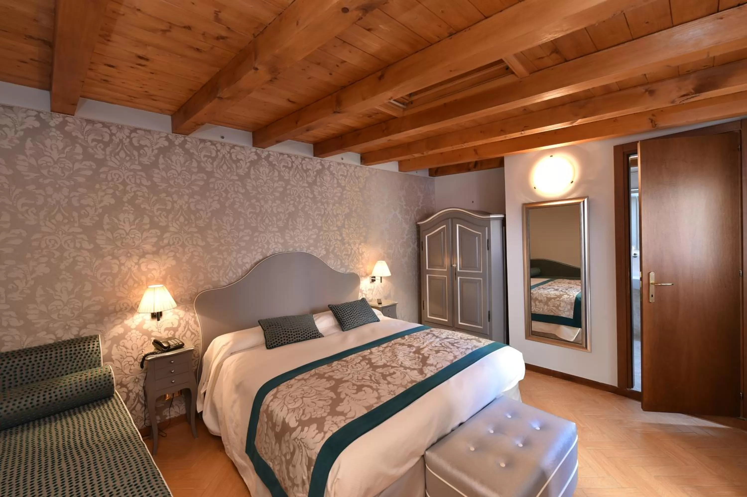 Photo of the whole room, Bed in Hotel Villa Rosa