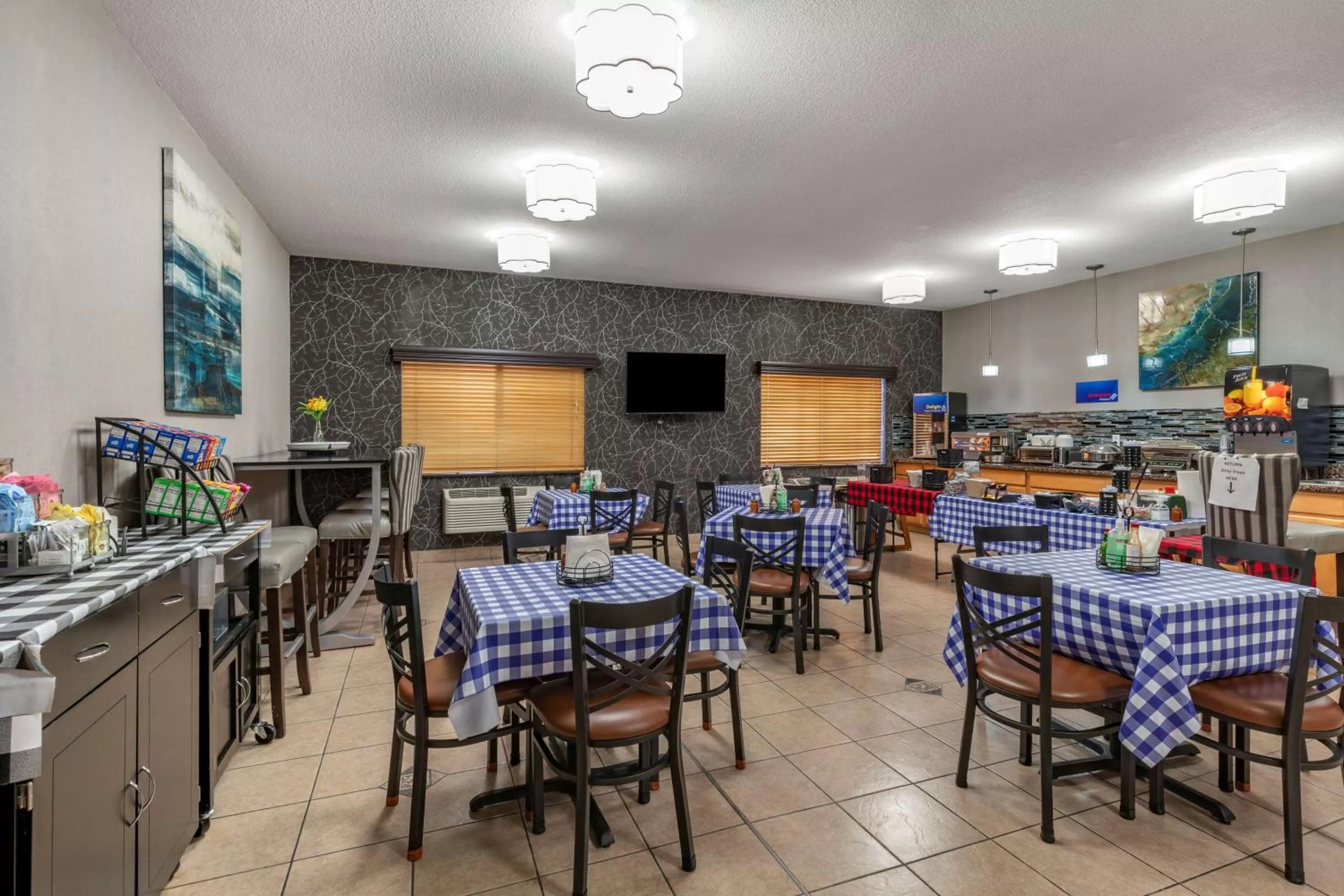 Breakfast in Best Western Newberg Inn