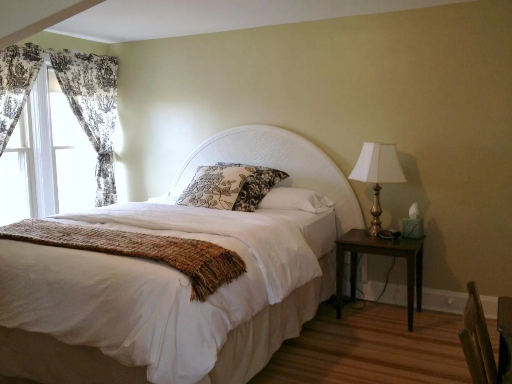 Bed in The Inn at Ragged Edge