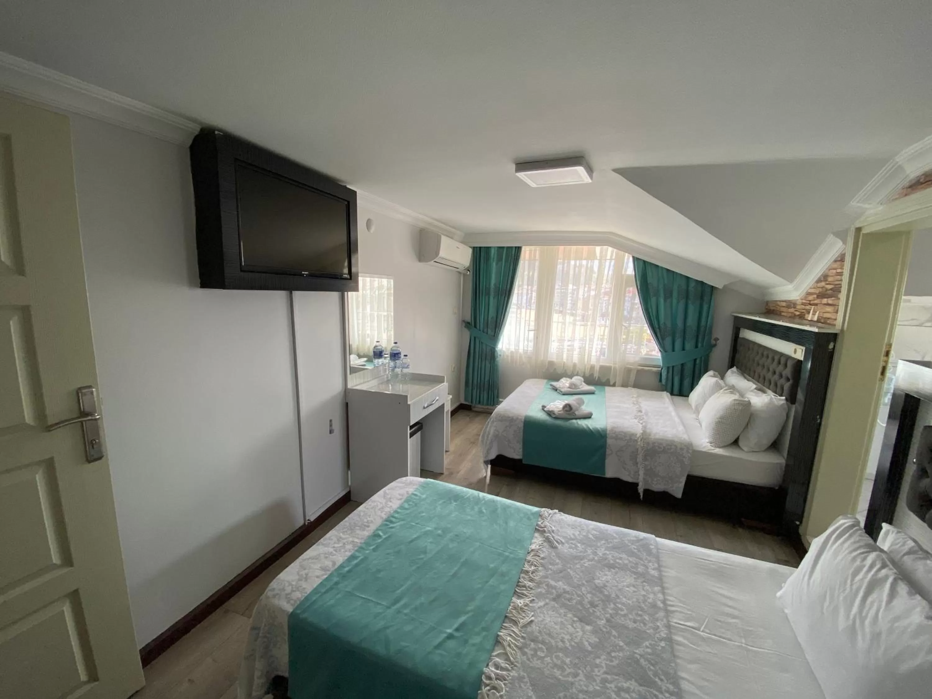 Photo of the whole room in AMASRA Marina Pansiyon