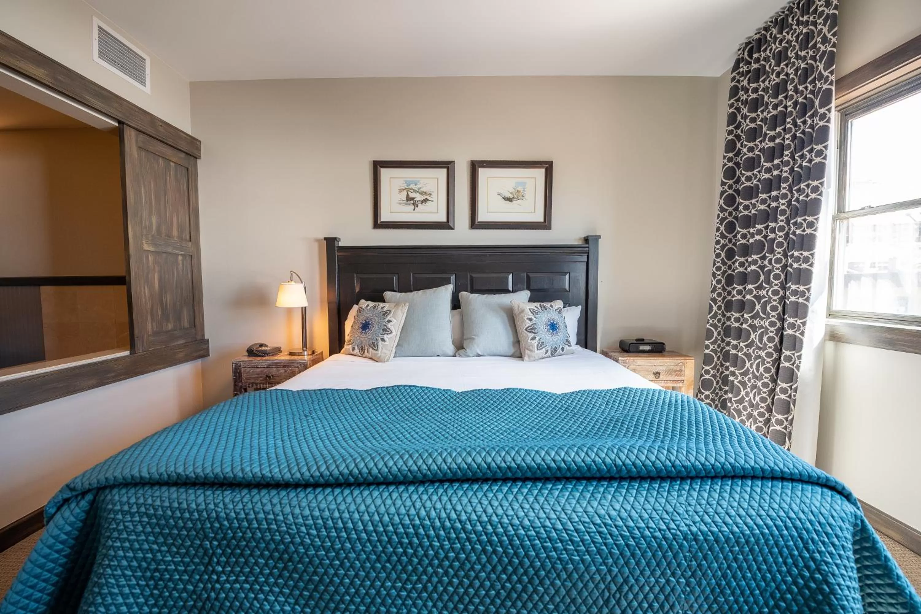 Bed in The Lodge at Mountaineer Square, A Vail Resorts Property