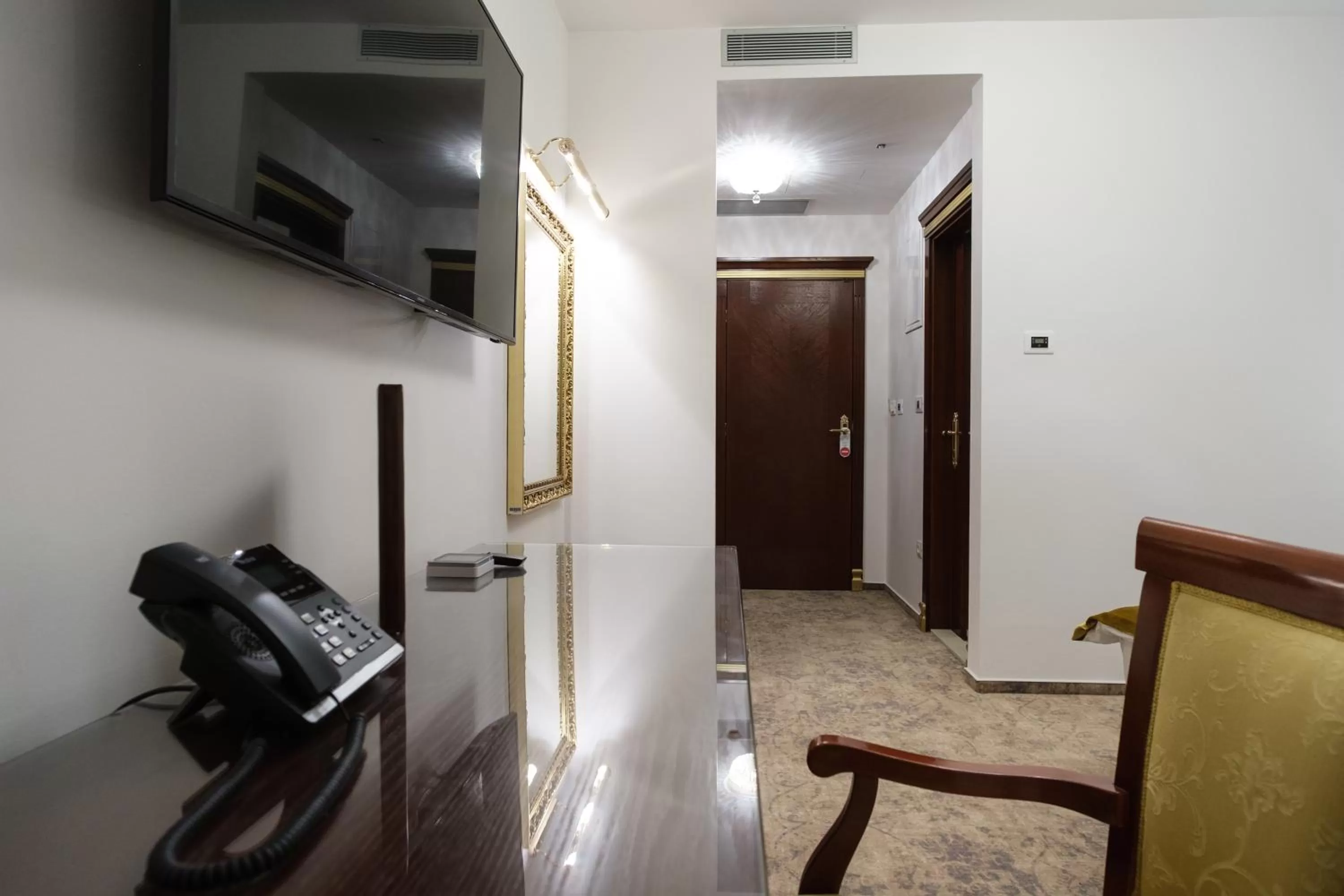 TV and multimedia in Integra Hotel