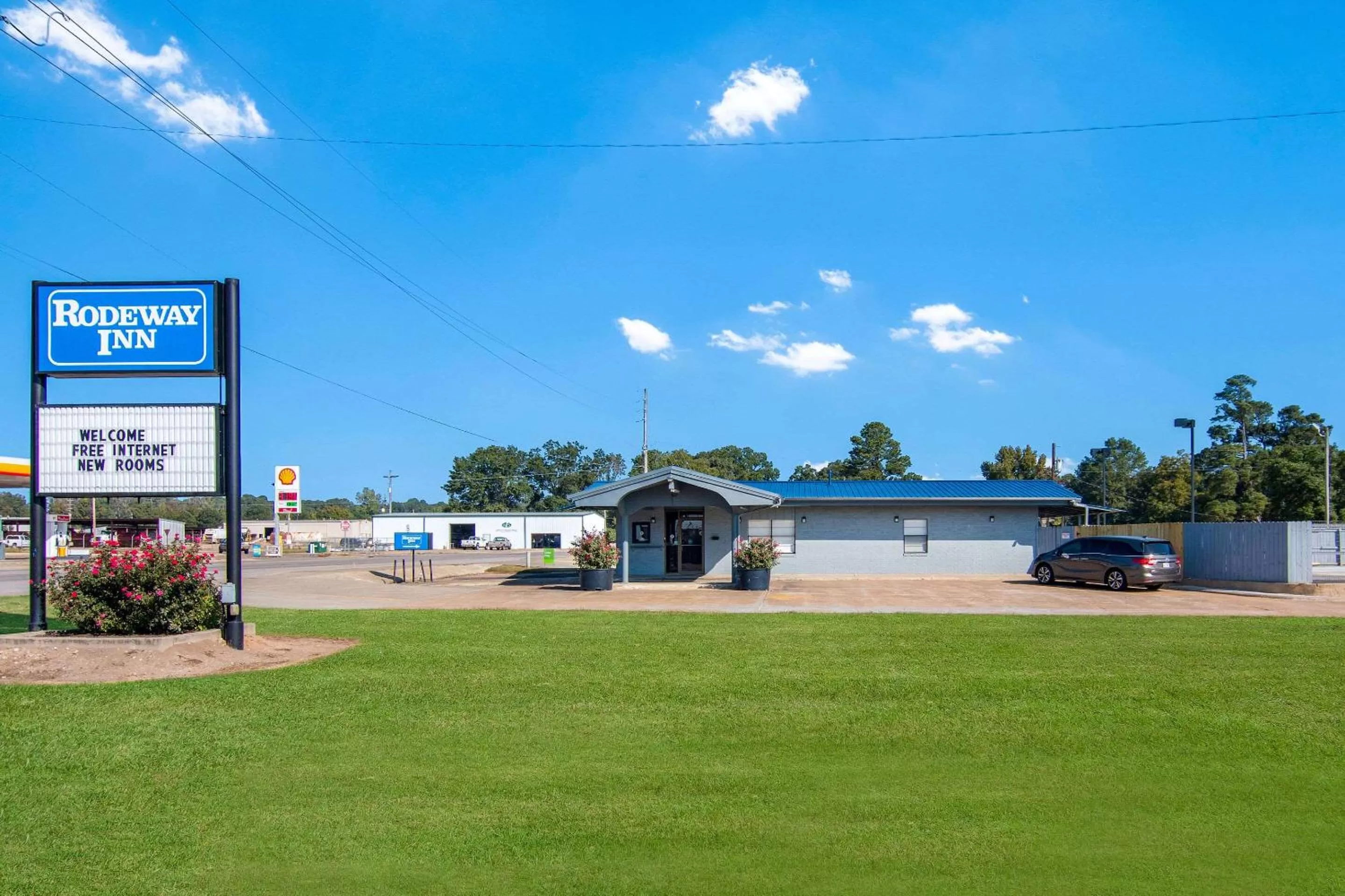 Property building in Rodeway Inn