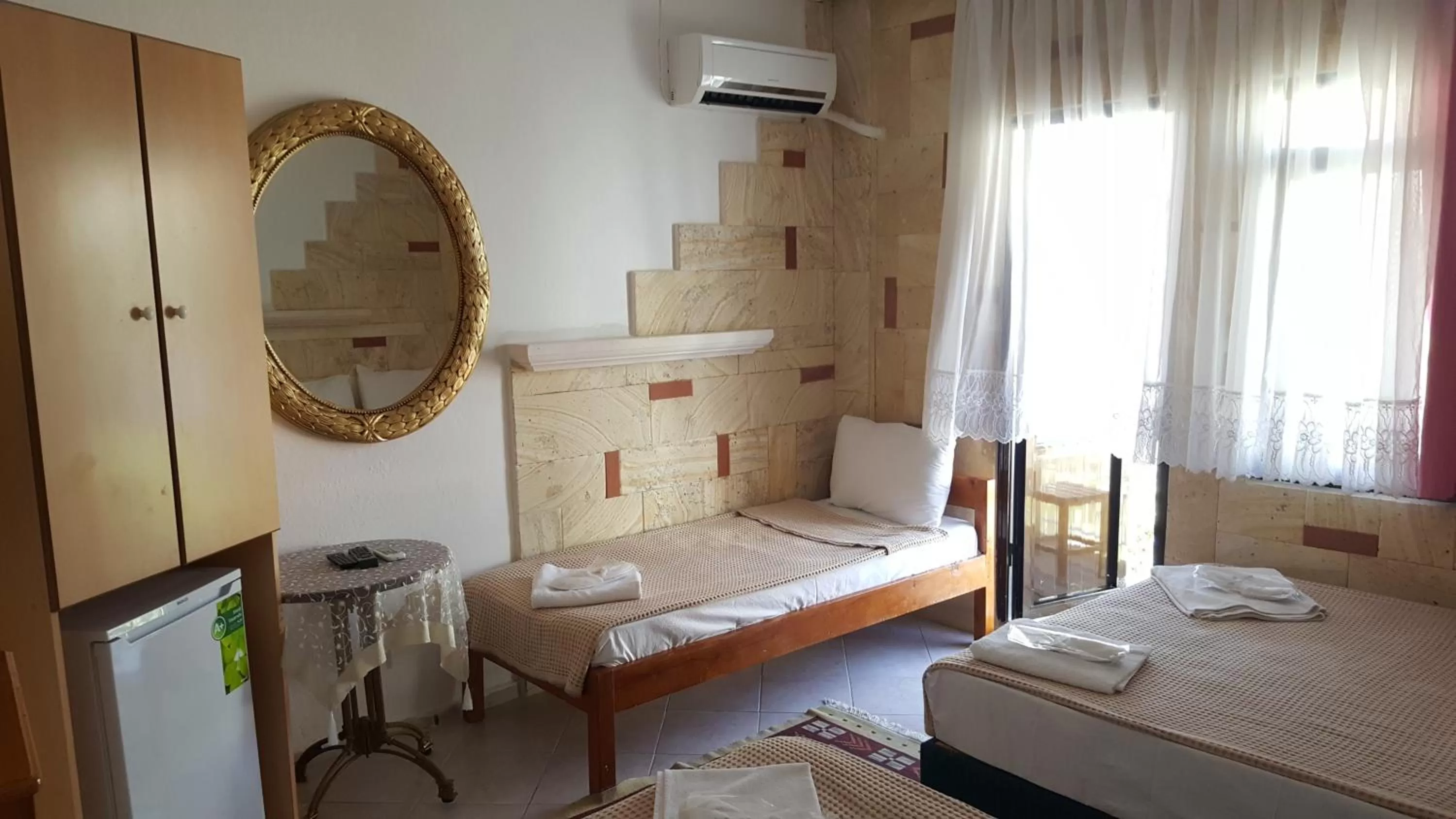 Photo of the whole room, Bed in Foça Ensar Hotel