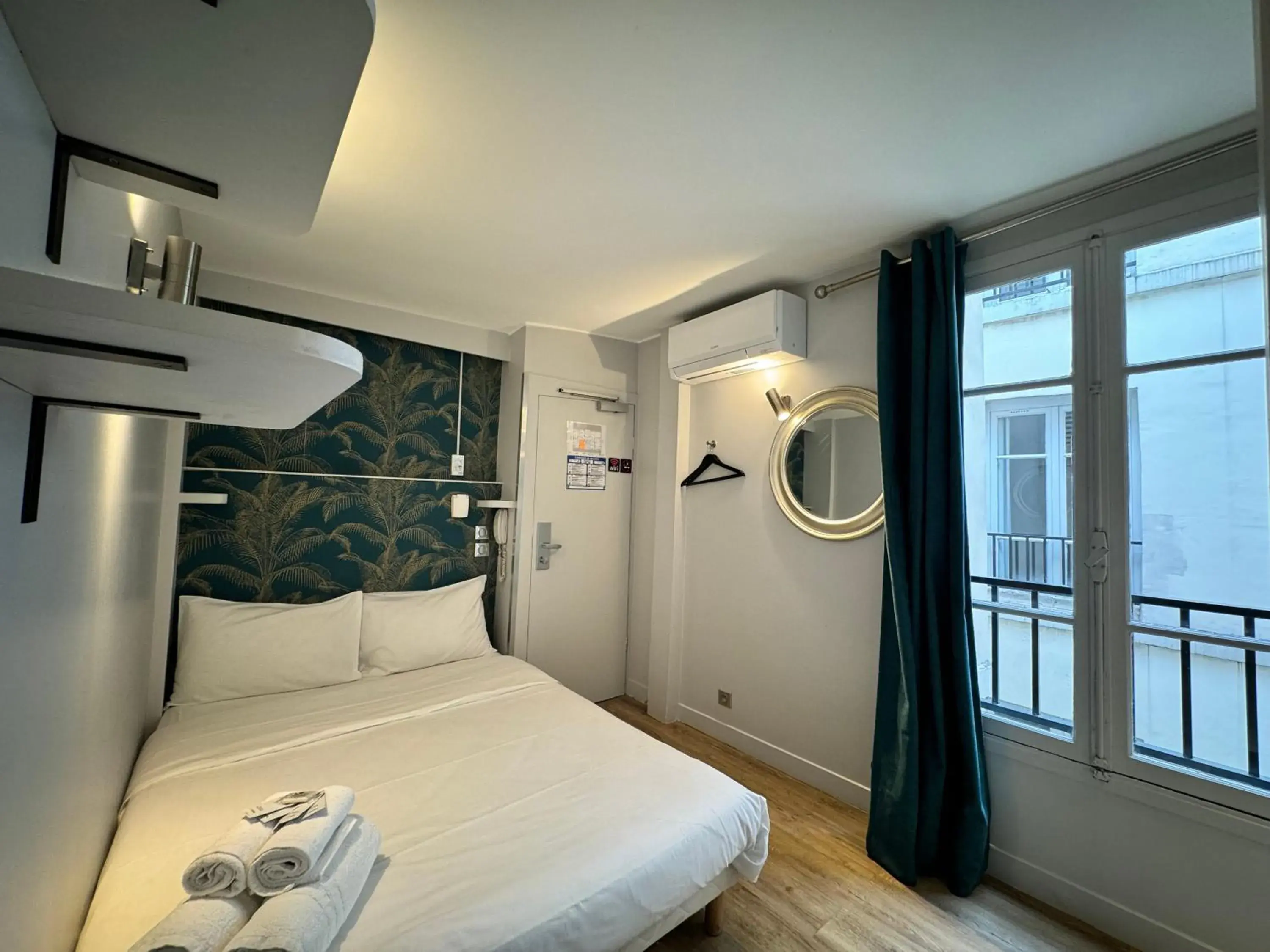 Standard Single Room in Hotel Nation Montmartre Standard Single Room in Hotel Nation Montmartre