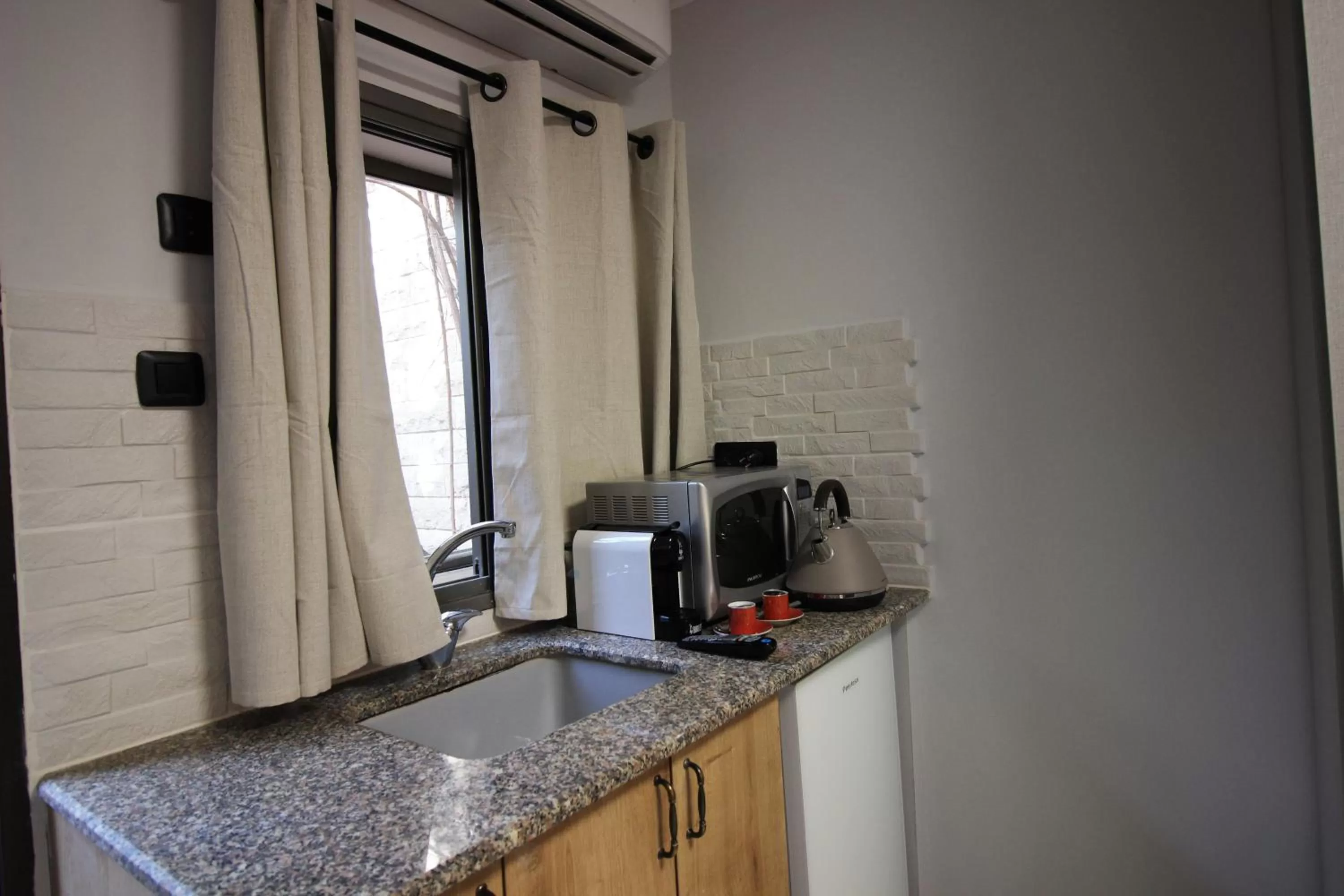 Bedroom in Sunset Inn