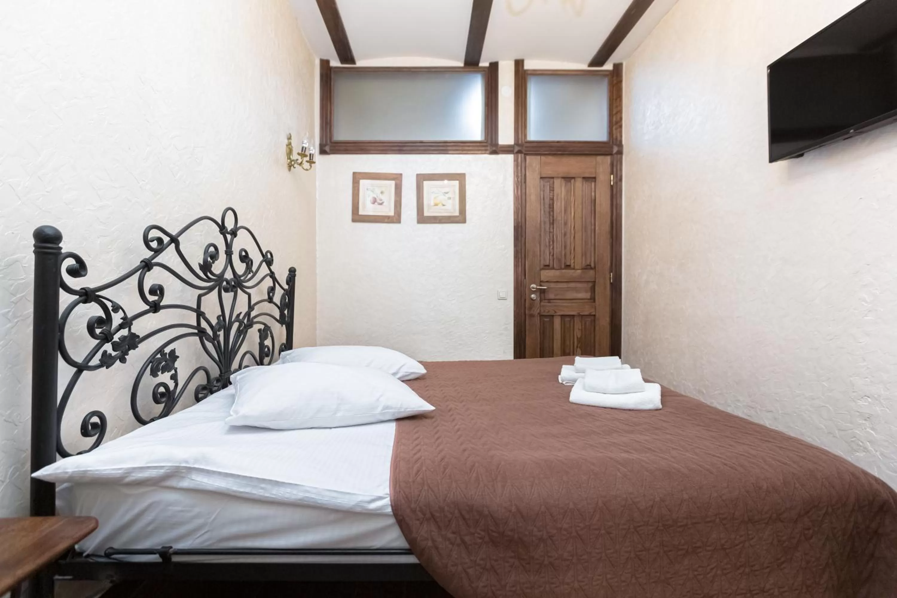 Bed in Staryi Krakiv