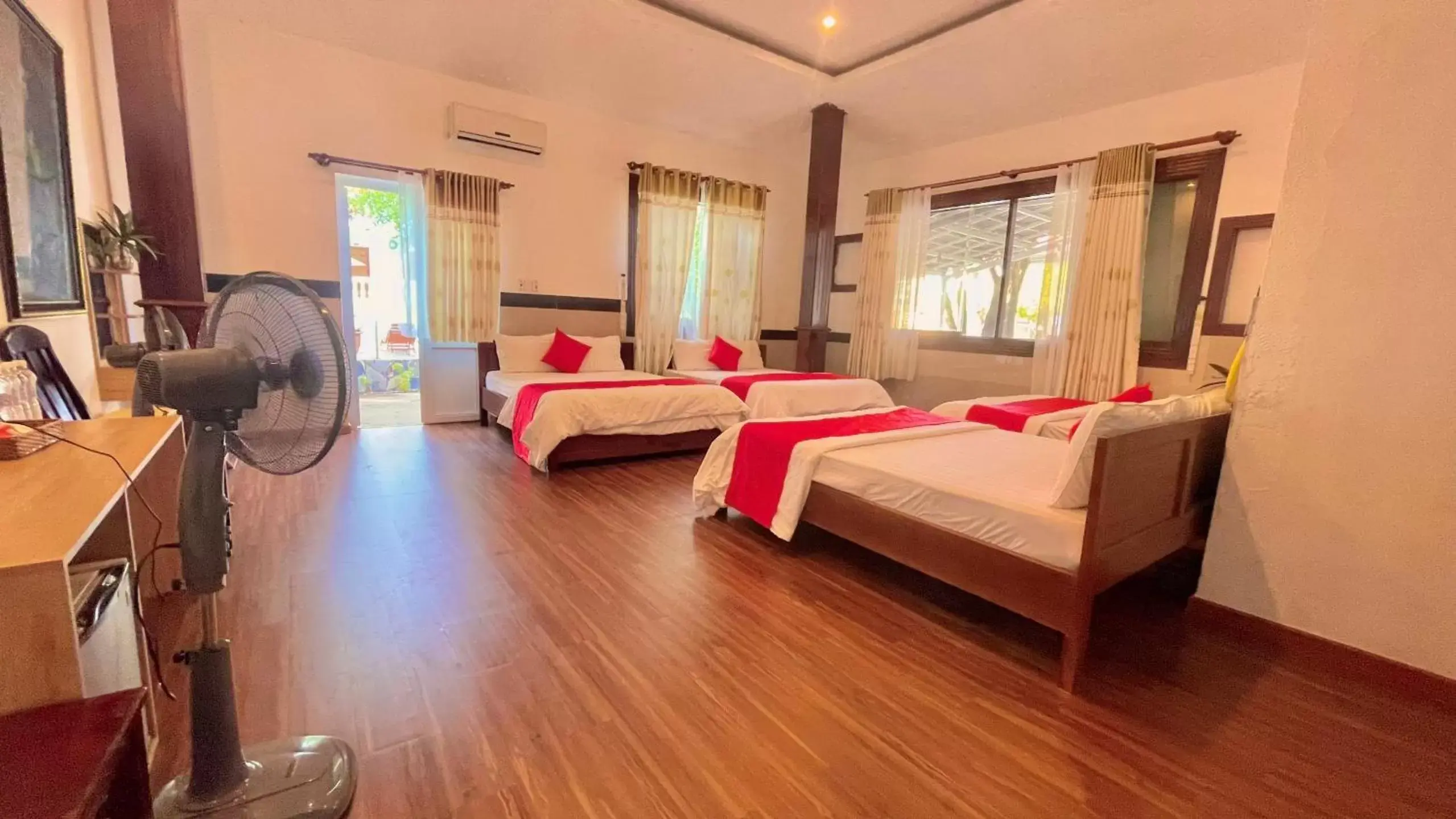 Family Bungalow in Caroline Resort Family Bungalow in Caroline Resort