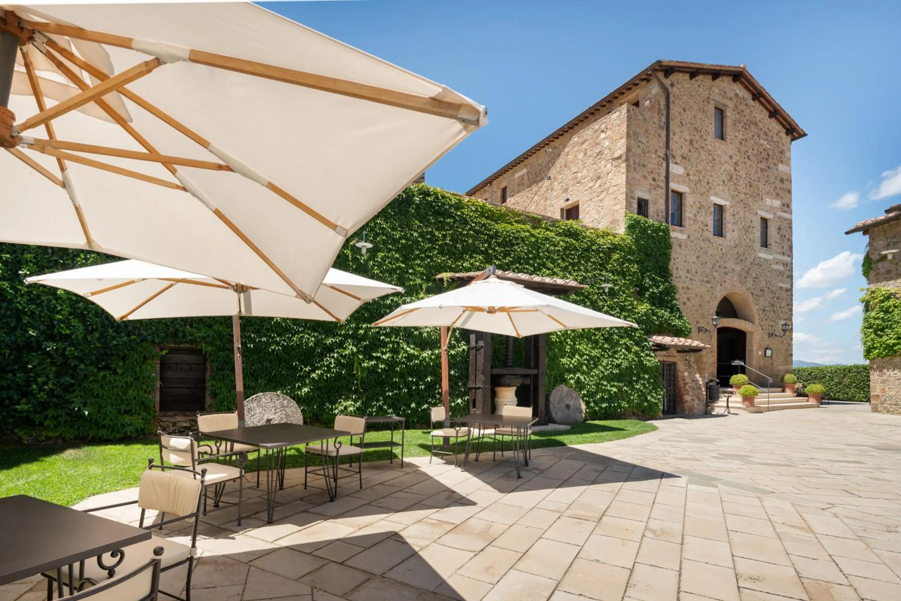 Restaurant/places to eat in Castello Banfi - Il Borgo - Relais et Chateaux