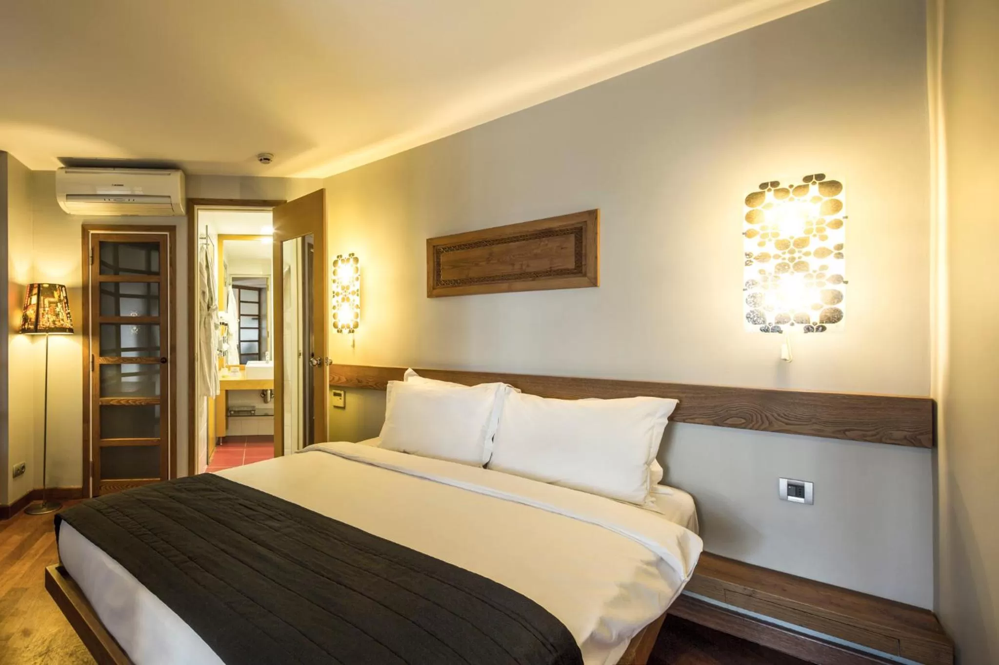 Bed in Taxim Suites Residences Istanbul