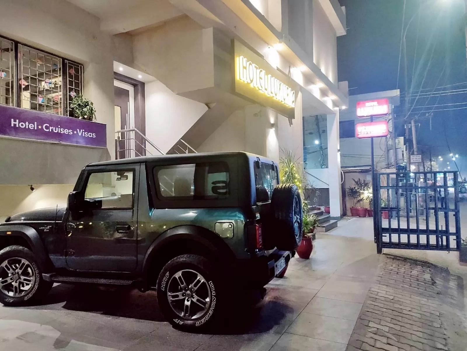 Parking in Hotel Luxuria